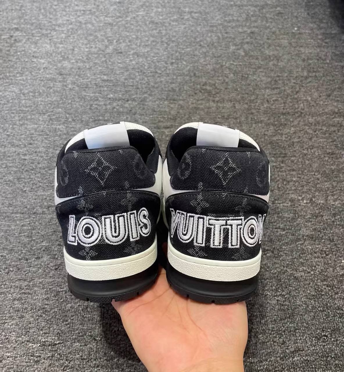 Louis Vuitton LV Trainer sneakers black and white with velcro Size US 10.5 / EU 43-44 - 6 Thumbnail