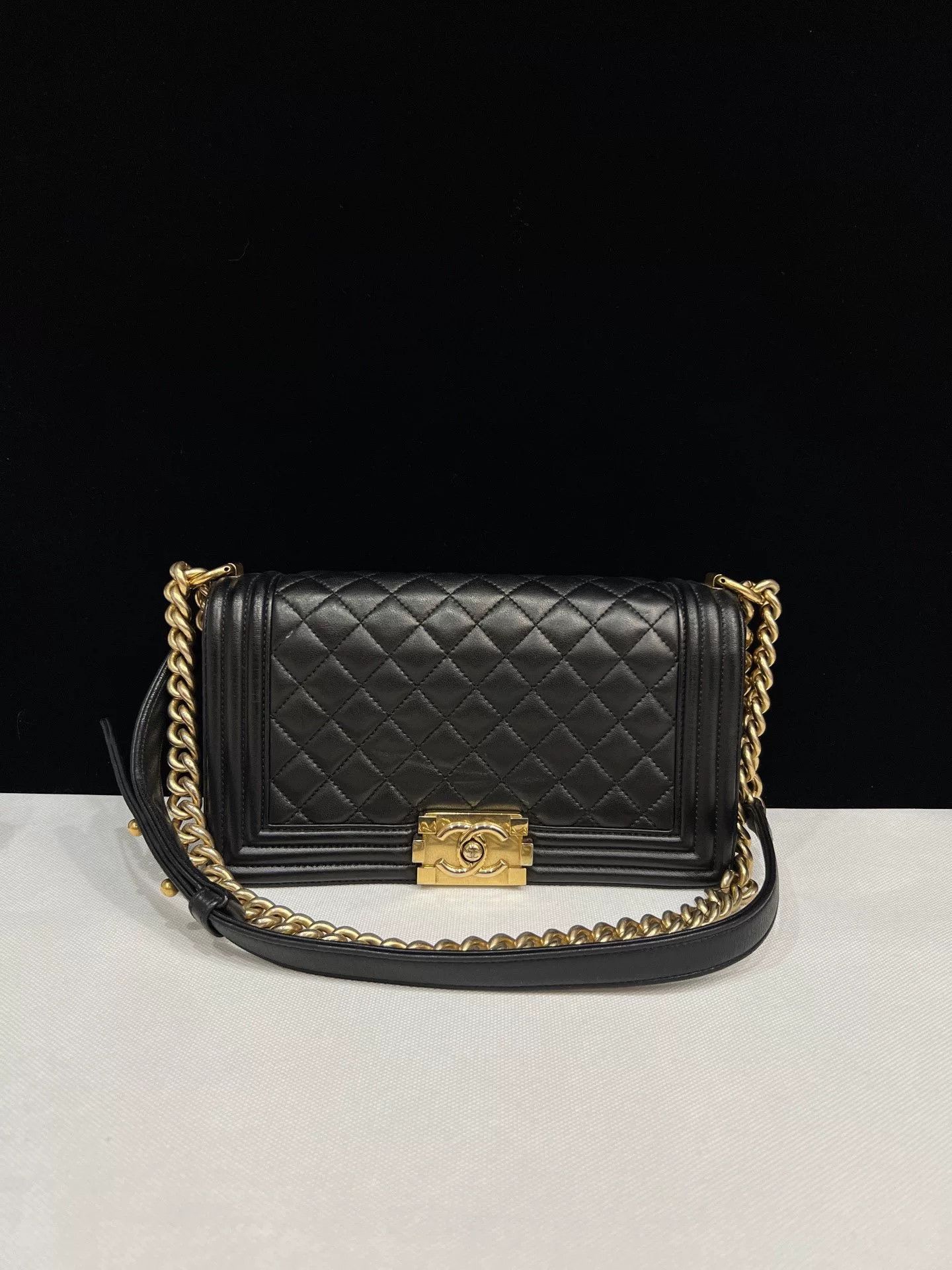Chanel Pre-loved Bag Very good condition Size ONE SIZE - 1 Thumbnail
