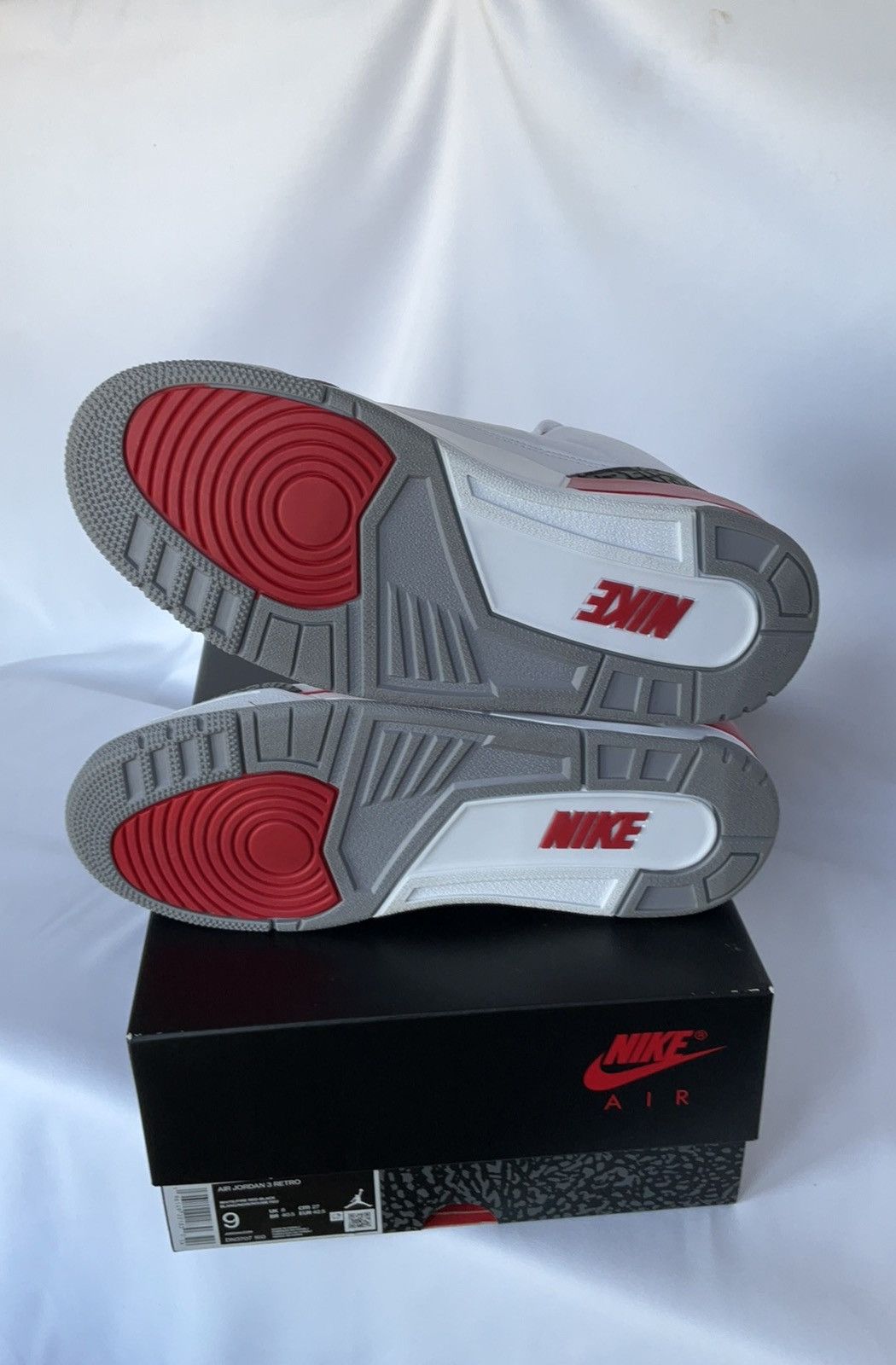 Nike Men’s Nike Air Jordan 3 Retro Size US 9 / EU 42 - 6 Thumbnail