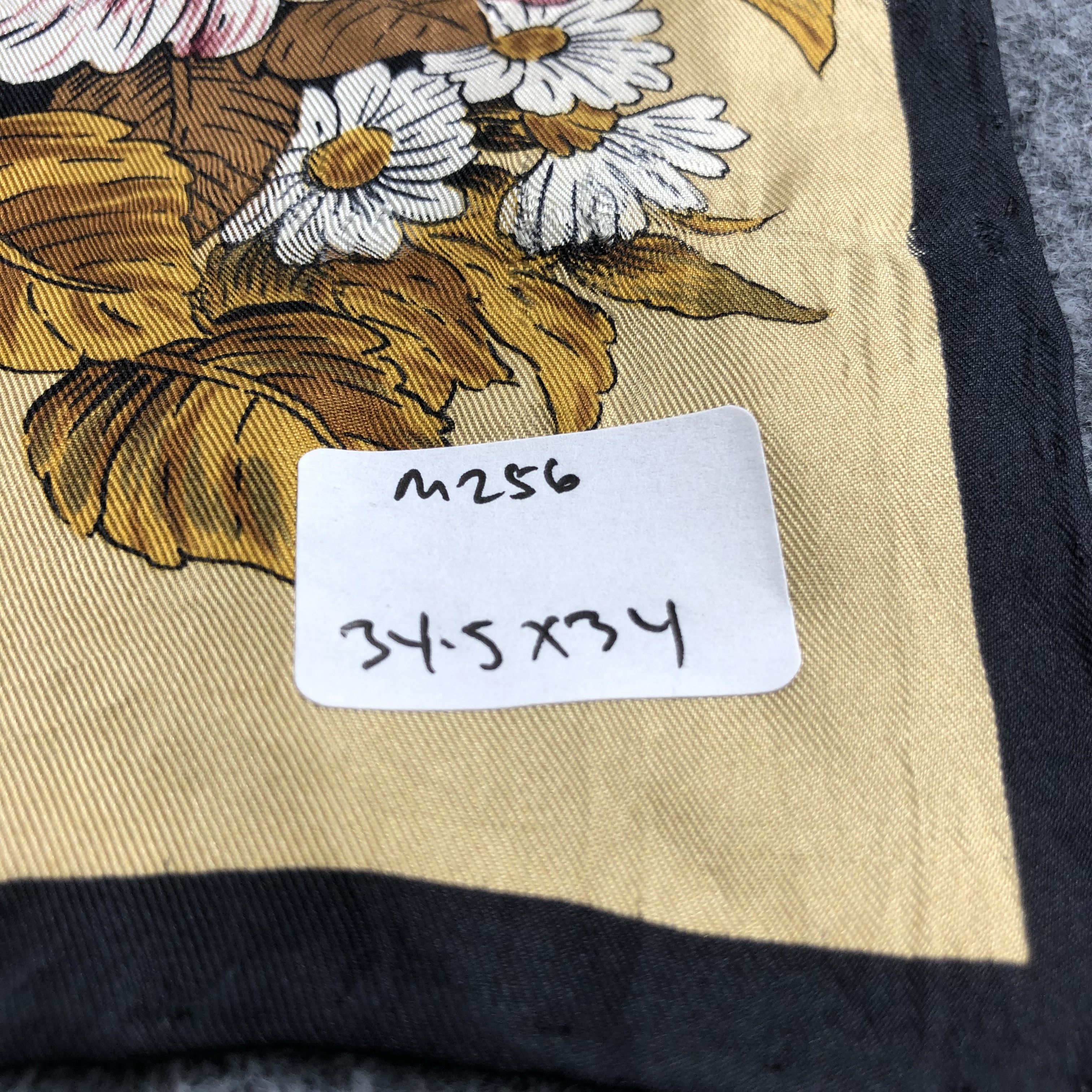 Japanese Brand Vintage Luxury Floral Silk Scarf M256 Size ONE SIZE - 8 Thumbnail