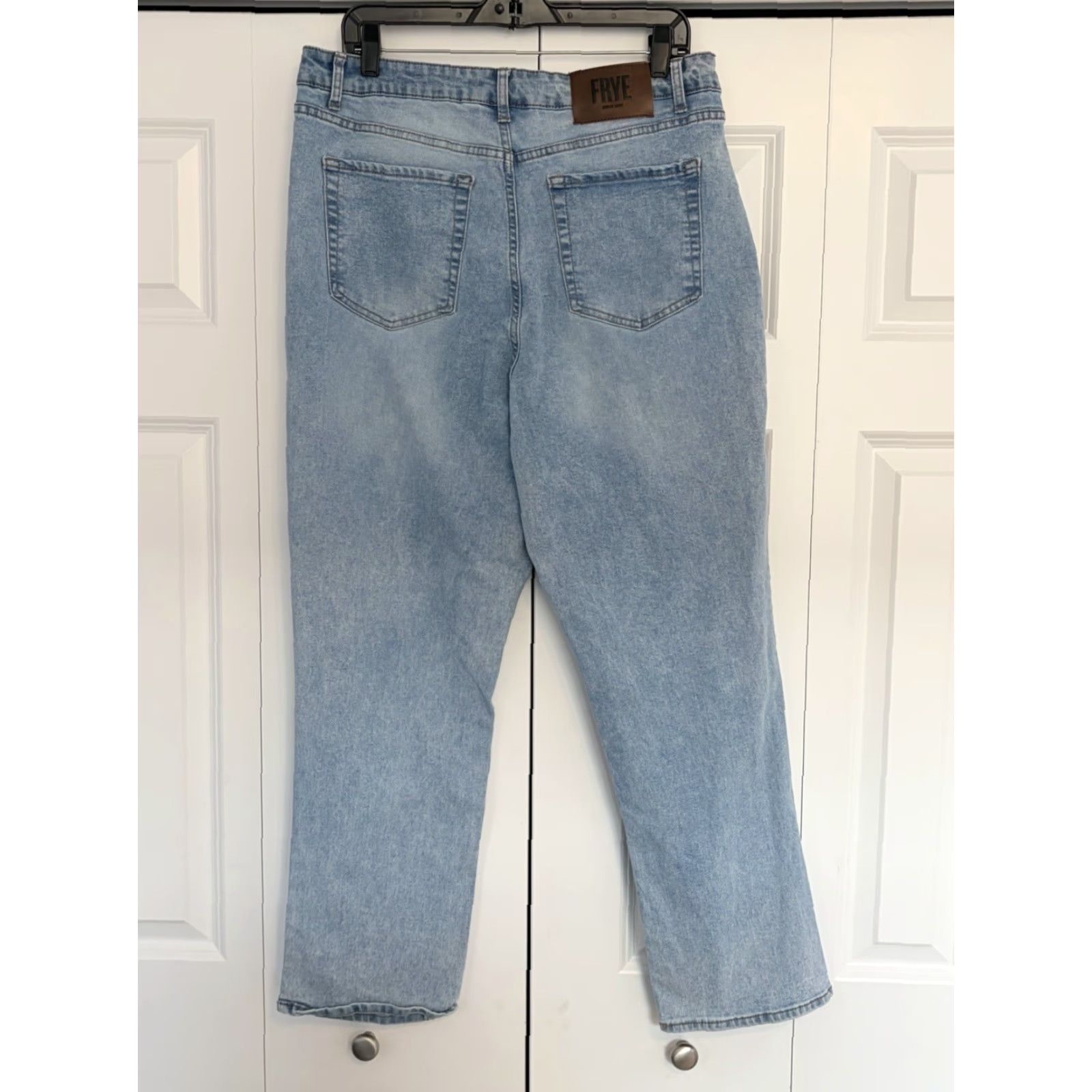 Frye FRYE Regular Fit Denim Light Blue Straight Jeans 5-Pocket Women’s sz 12/31 Size 24" / US 00 / IT 34 - 2 Thumbnail