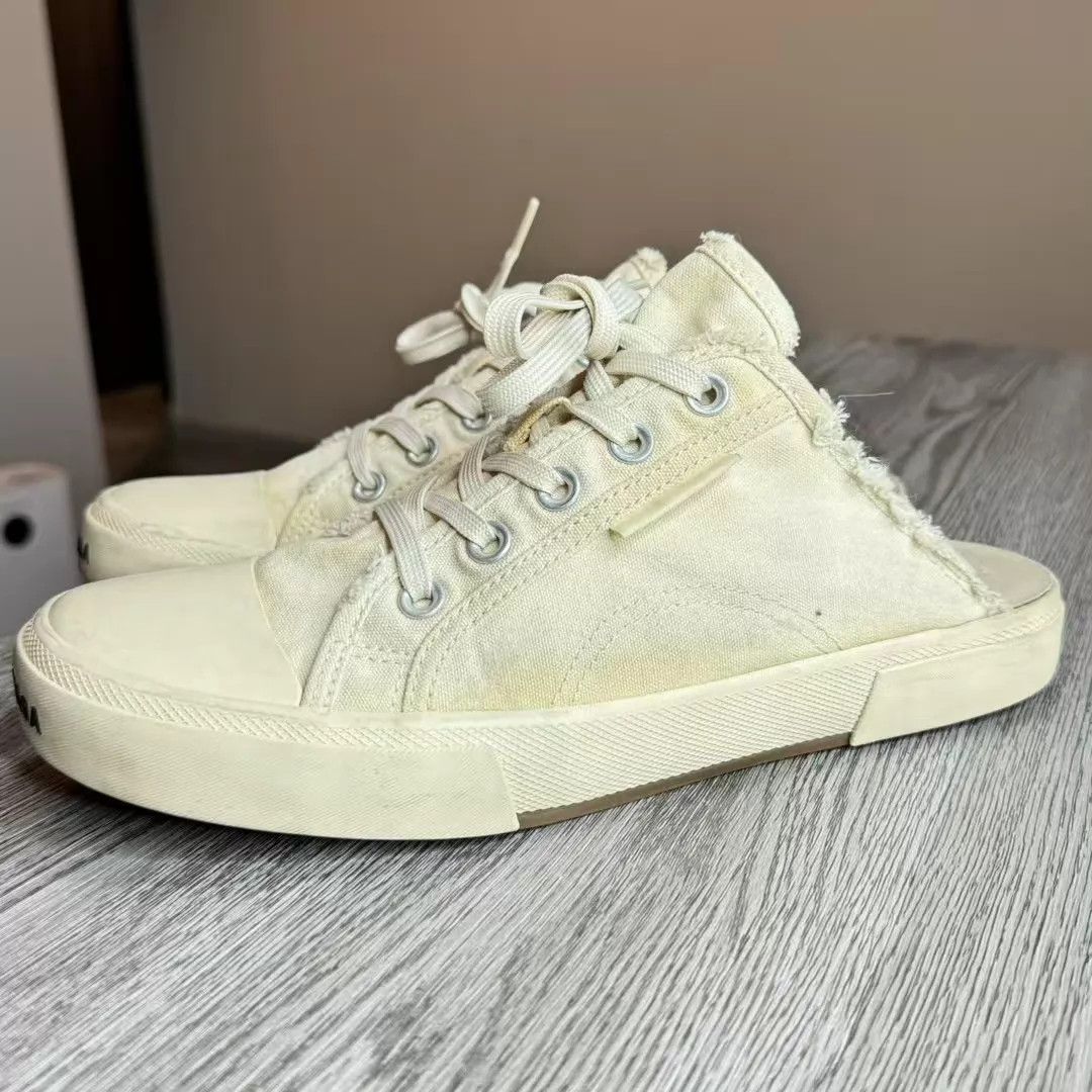 Balenciaga Balenciaga Paris Distressed Mule 41 899 EXCELLENT Size US 8 / EU 41 - 1 Thumbnail