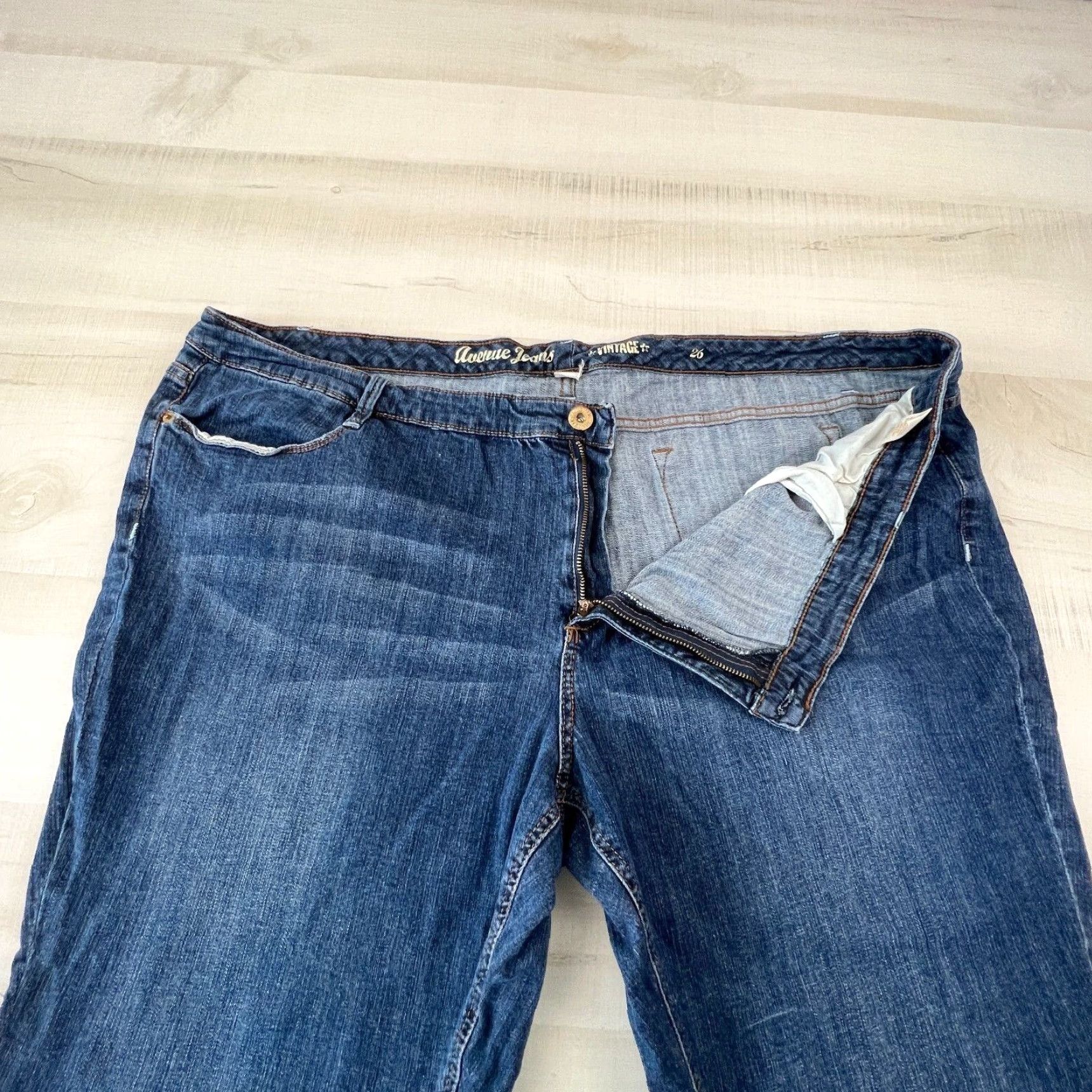 Avenue Avenue Jeans Womens Bootcut Jeans 26 Plus Blue Distressed Knee Denim Size 26" / US 2 / IT 38 - 3 Thumbnail