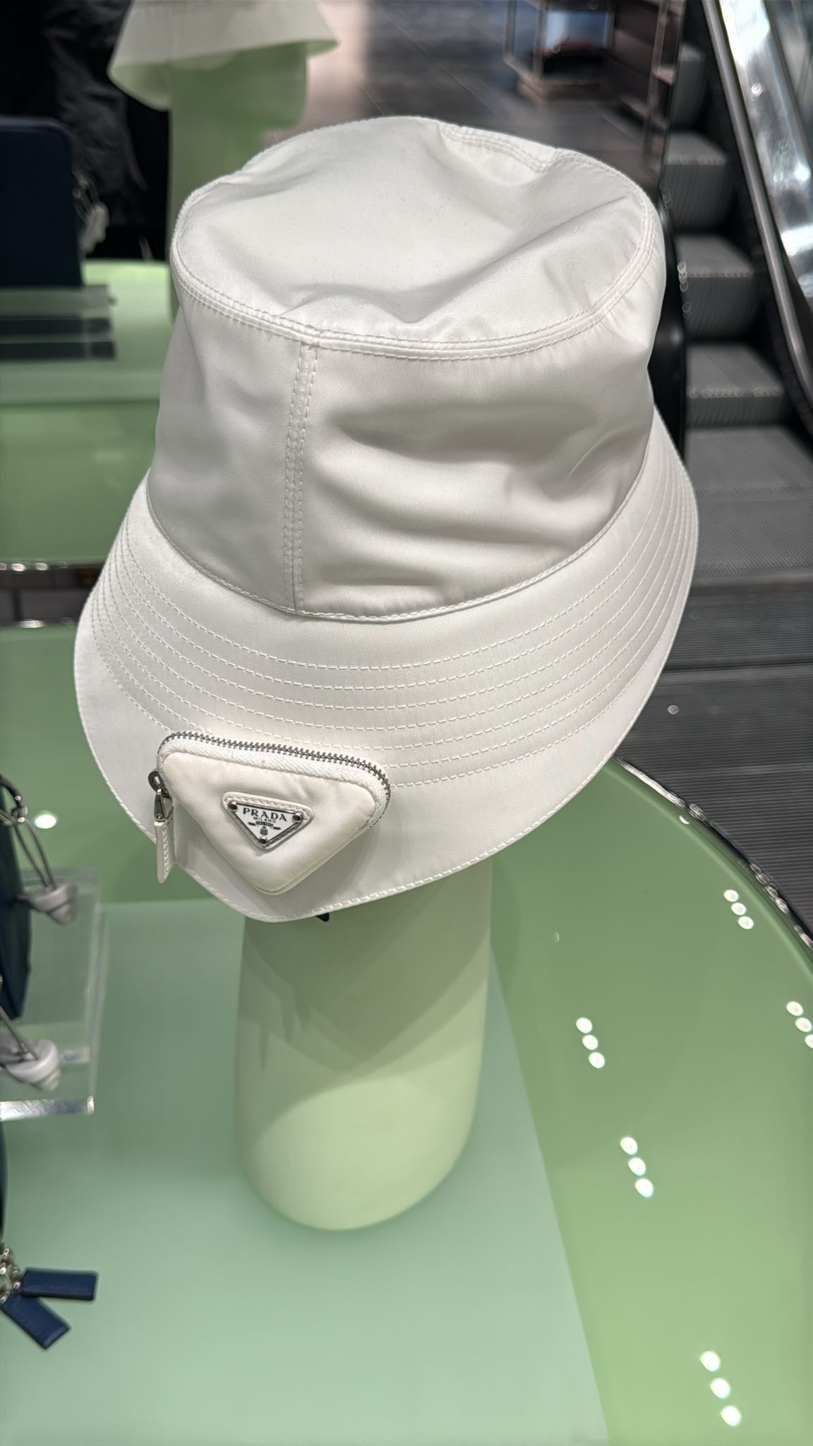 Prada o1mt1gz0225 Size: OS / Re-Nylon Nylon Bucket Hat / Cap White Size ONE SIZE - 3 Thumbnail