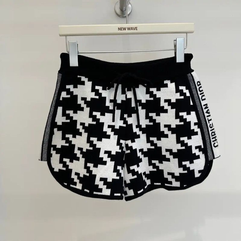 Dior Dior Summer Black and White Houndstooth Shorts 0089 Size 27" / US 4 / IT 40 - 1 Thumbnail