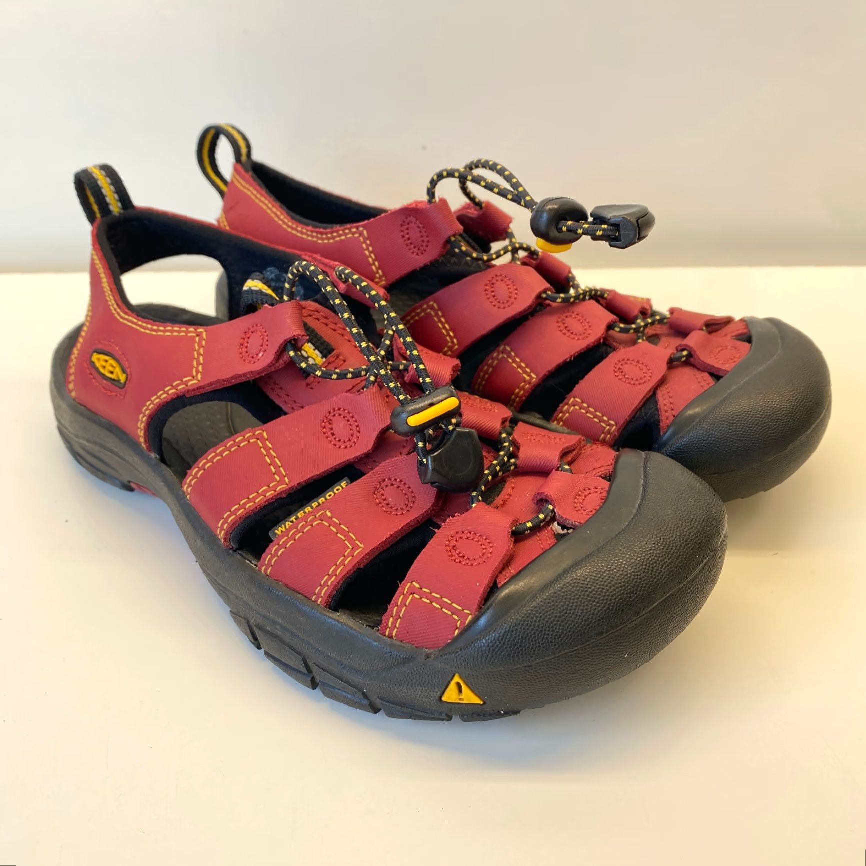 KEEN KEEN Women’s Newport Waterproof Hiking Sandals Shoes 4 Red Yellow Outdoor Sandal Sports Shoes Womens Size US 4 / IT 34 - 2 Thumbnail