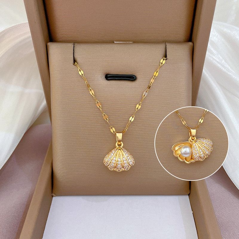 Jewelry Luxury Gold Shell With Pearl Necklace Size ONE SIZE - 1 Thumbnail