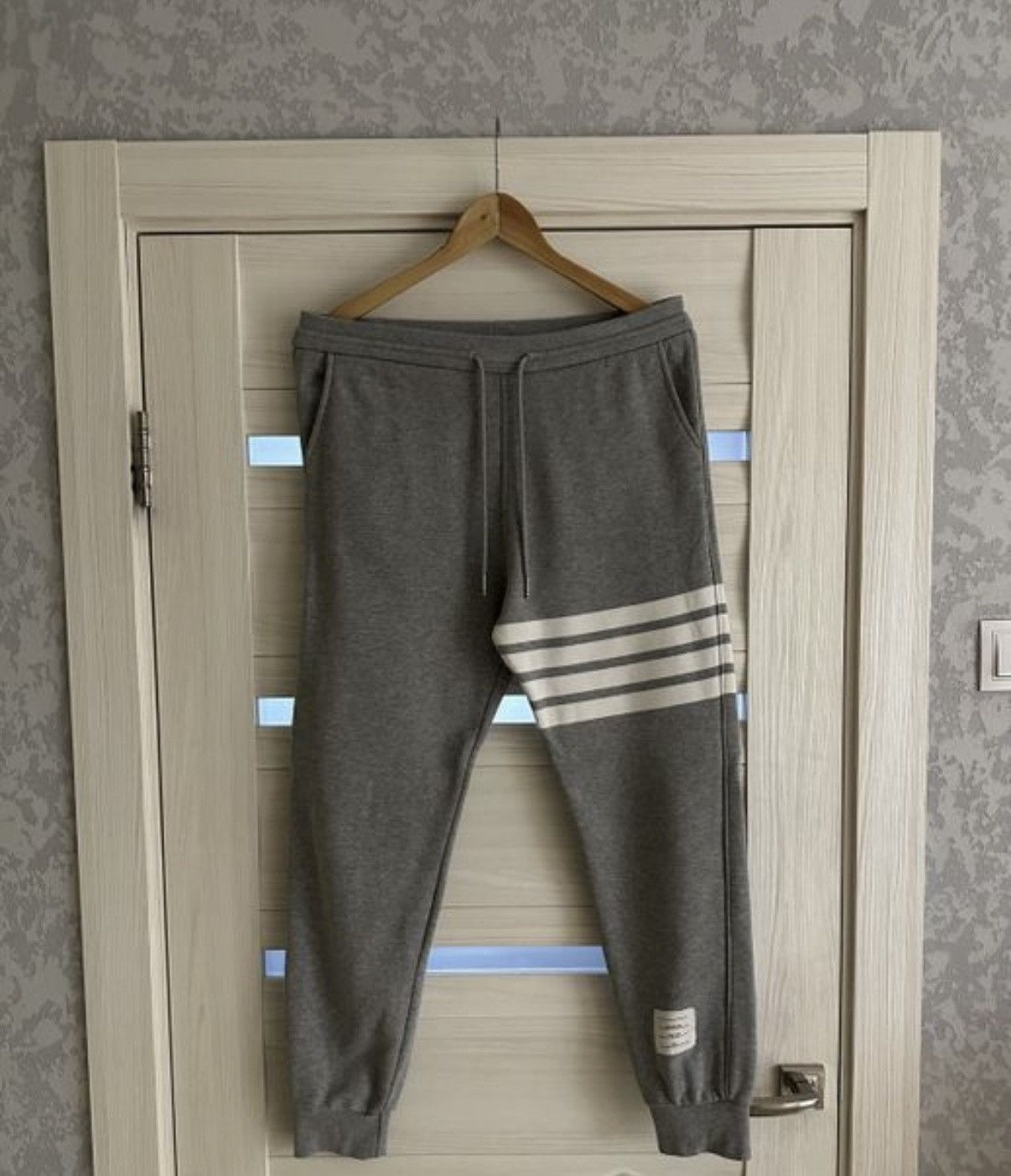 Thom Browne Thom Browne Sweatpants 4 Bars Joggers Size US 30 / EU 46 - 1 Thumbnail