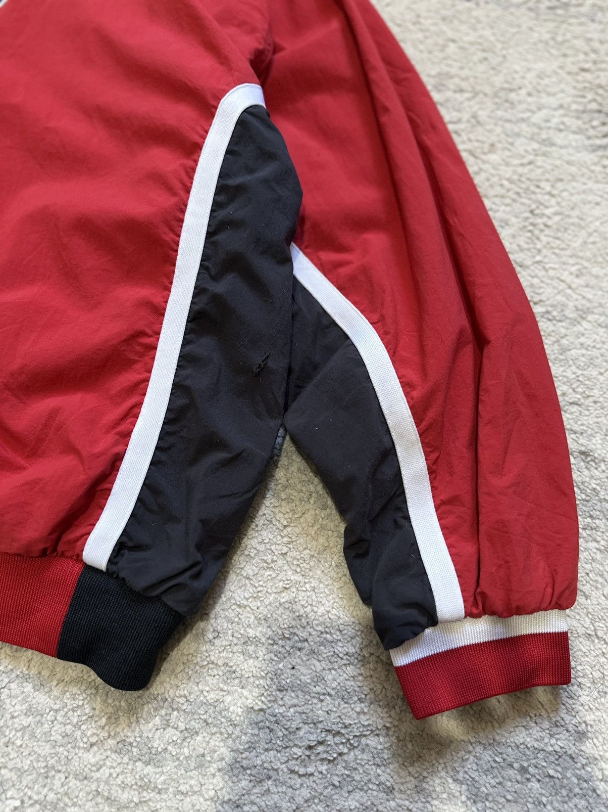 NBA × Nike Vintage Nike 1998 Chicago bulls Warm Up jacket Size US XL / EU 56 / 4 - 12 Thumbnail