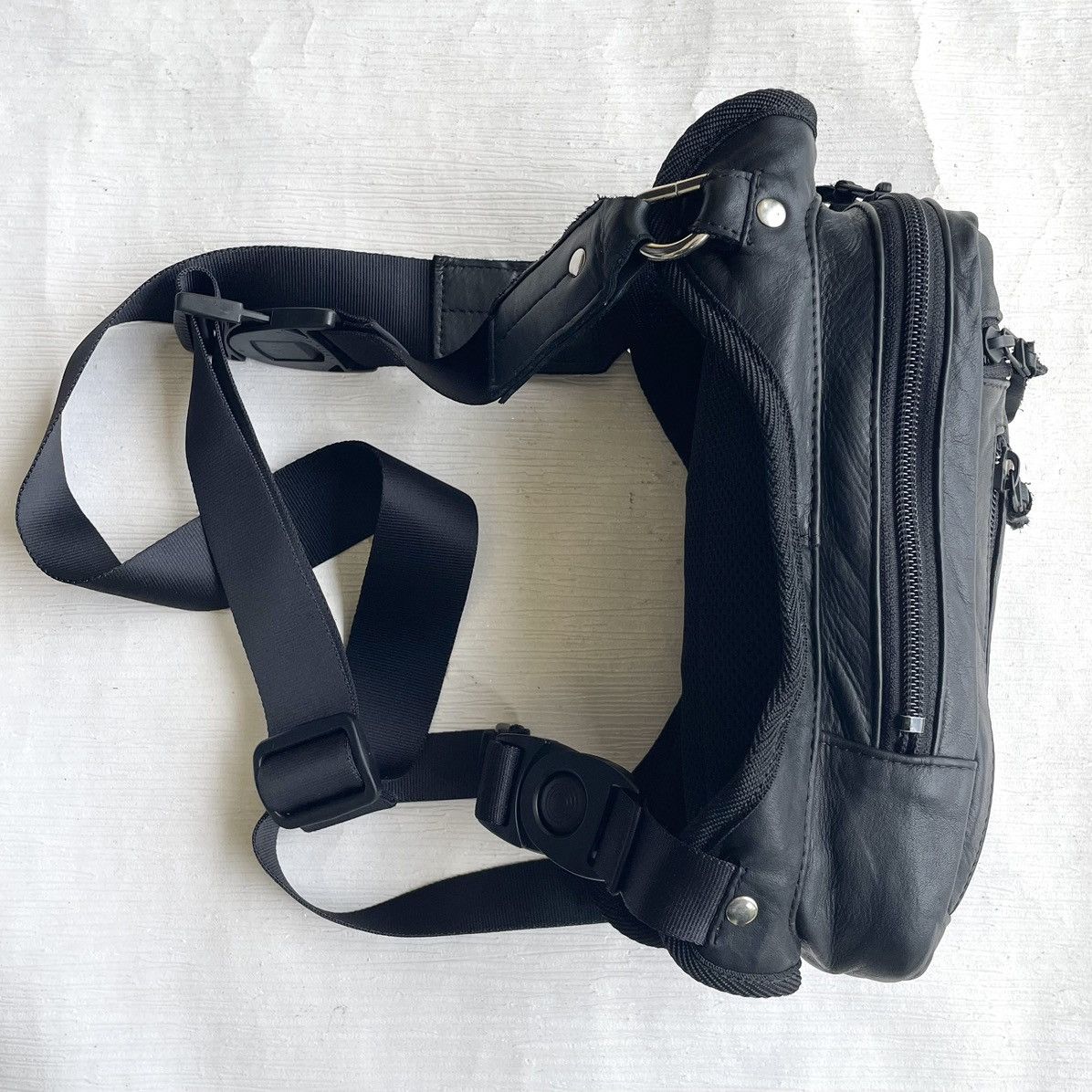 Japanese Brand RUSHITANI TACTICAL 2 WAY LEATHER LEG BAG Size ONE SIZE - 5 Thumbnail