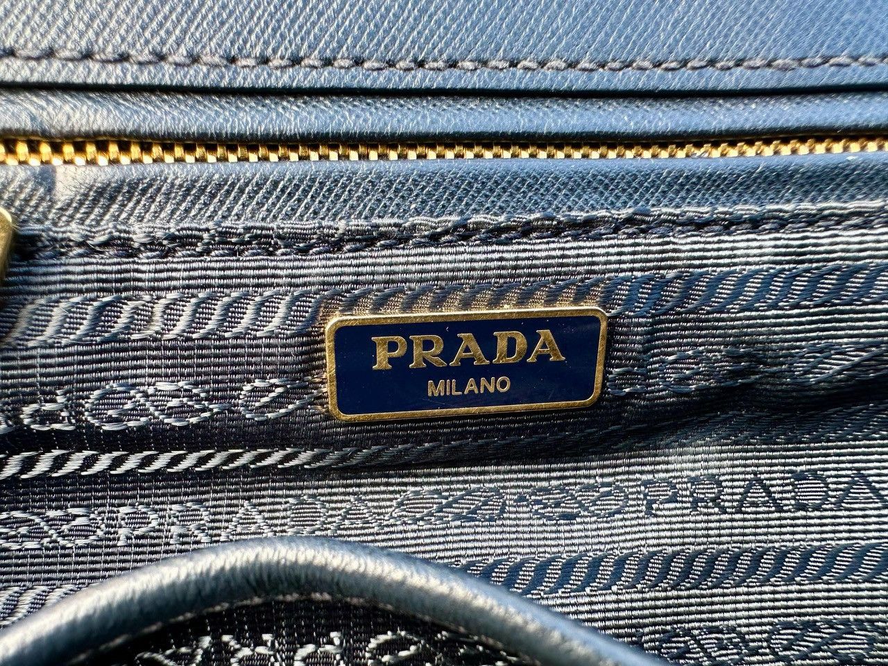 Prada Authentic Prada Bandouliera Tessuto Impuntu Shoulder Bag Size ONE SIZE - 7 Thumbnail
