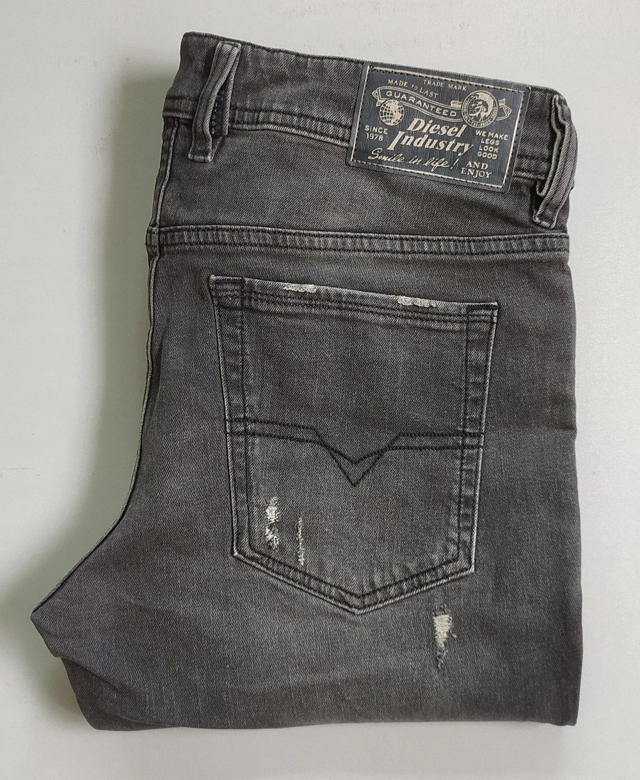 Diesel Diesel TROXER L.32 MENS JEANS SLTP/9990 Size US 34 / EU 50 - 1 Thumbnail