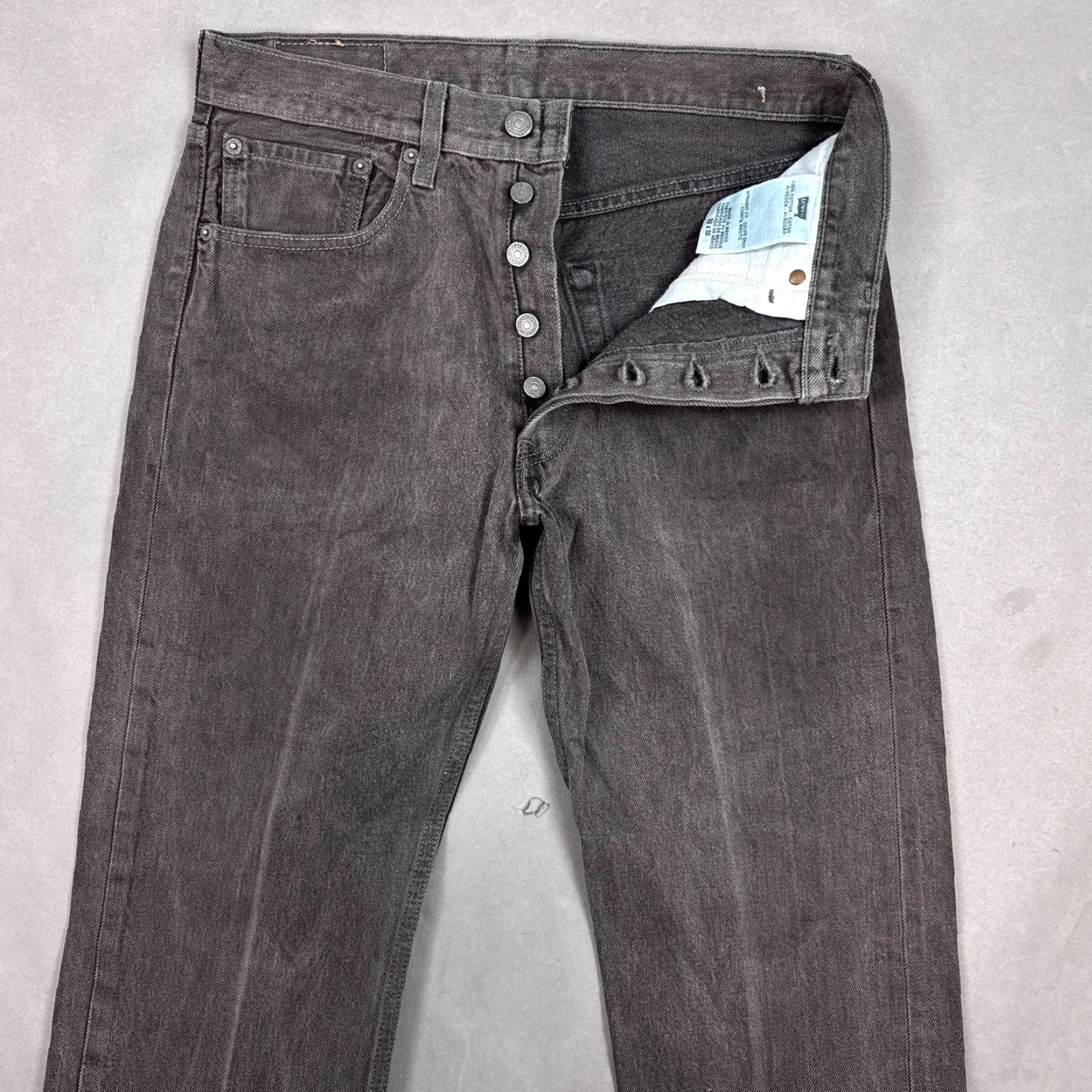 Levi's VINTAGE Levis 501 Jeans Mens 30x30 Black Button Fly Denim Pant Faded Straight Tag32x32 Size US 32 / EU 48 - 2 Thumbnail