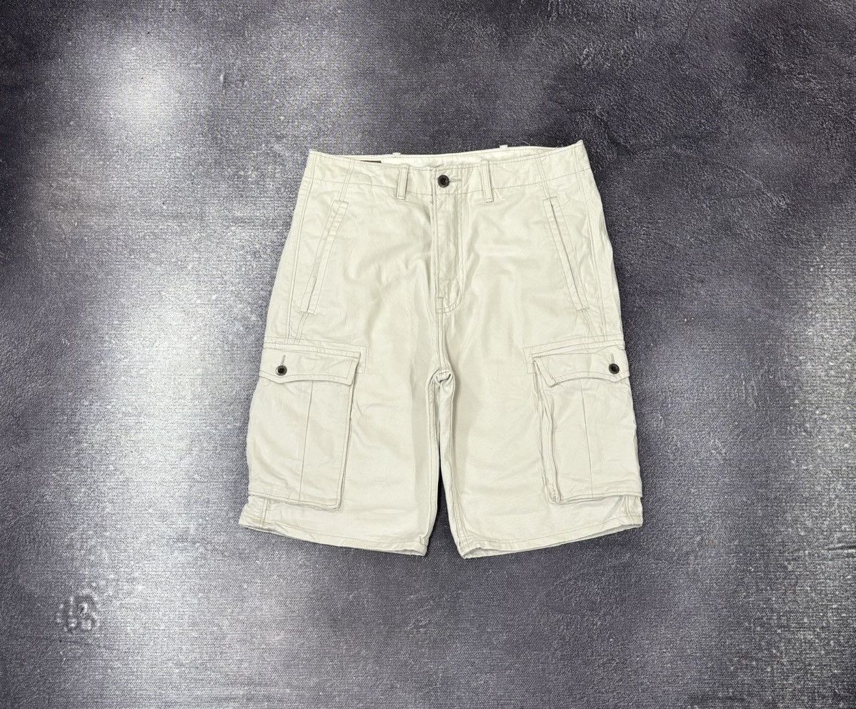 Levi's Vintage Levi’s Y2K Beige Utility Military Style Cargo Shorts Size US 32 / EU 48 - 1 Thumbnail