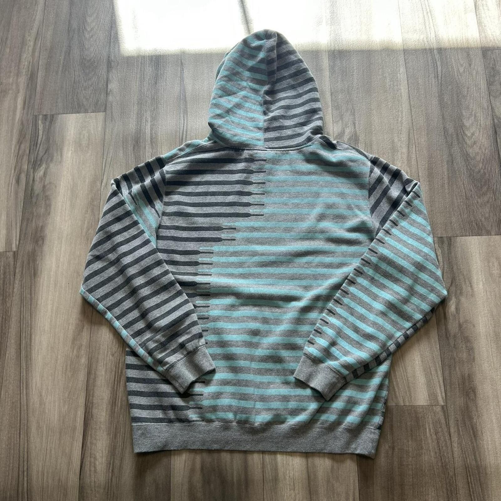 Other Vintage y2k DC Shoes Graphic Hoodie Sweatshirt size XL Size US XL / EU 56 / 4 - 3 Thumbnail