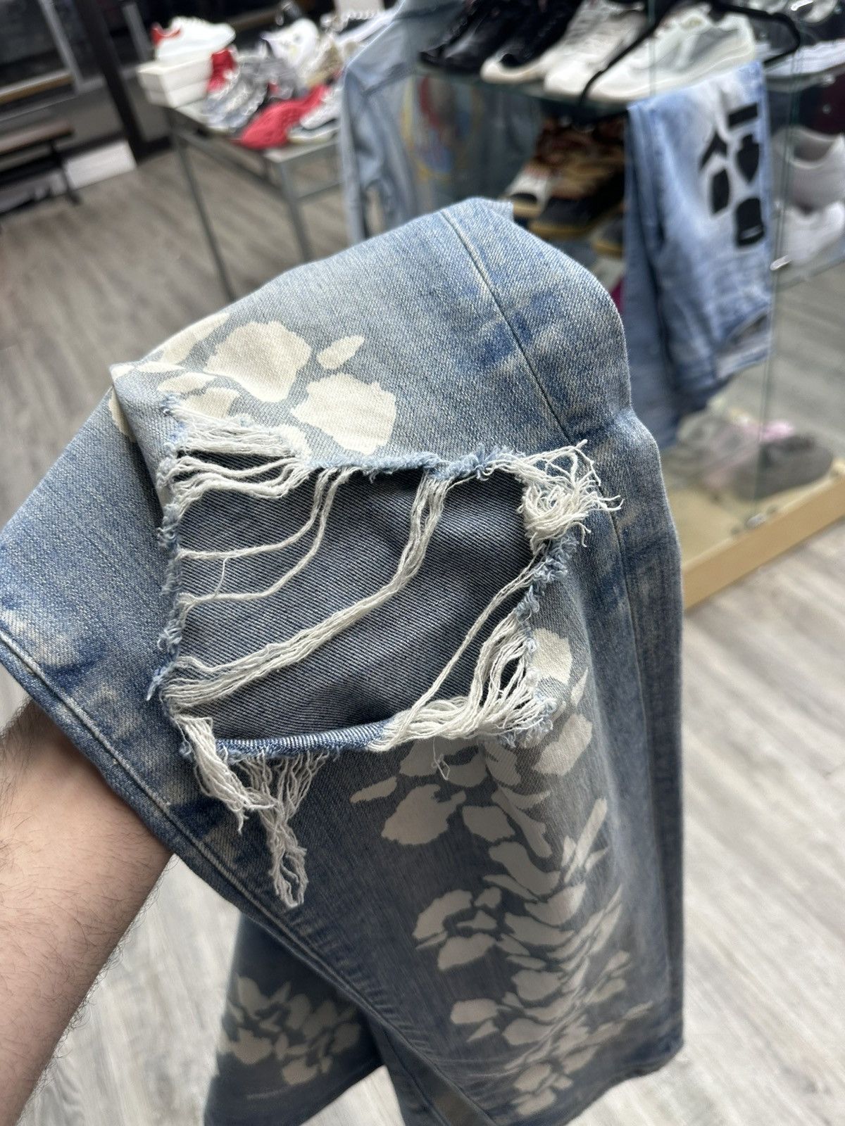 Amiri Amiri - Hibiscus Stencil Jeans Light Indigo Size US 38 / EU 54 - 3 Thumbnail