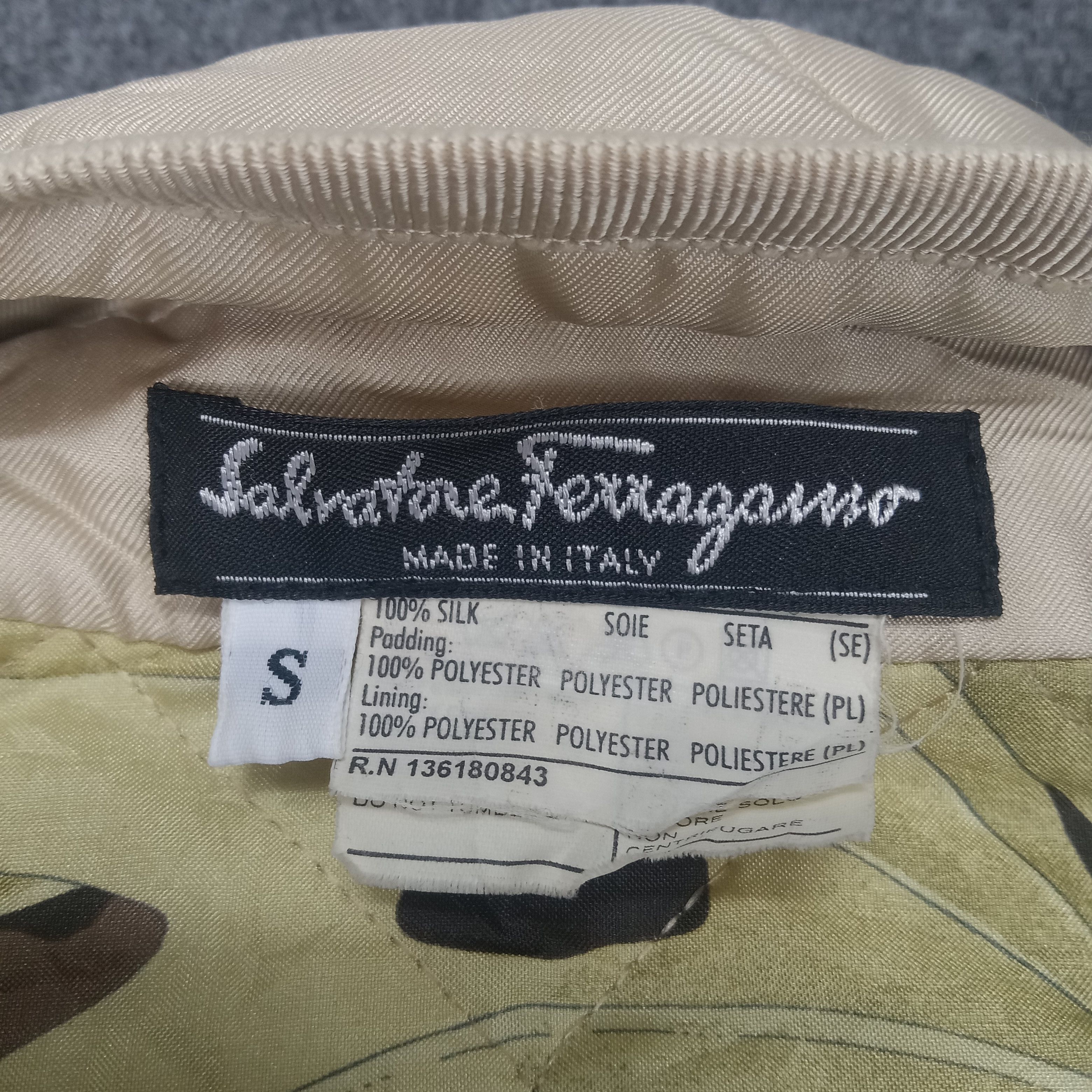 Salvatore Ferragamo × Vintage Salvatore Ferragamo Flower Design Button Jacket Size US S / EU 44-46 / 1 - 6 Thumbnail