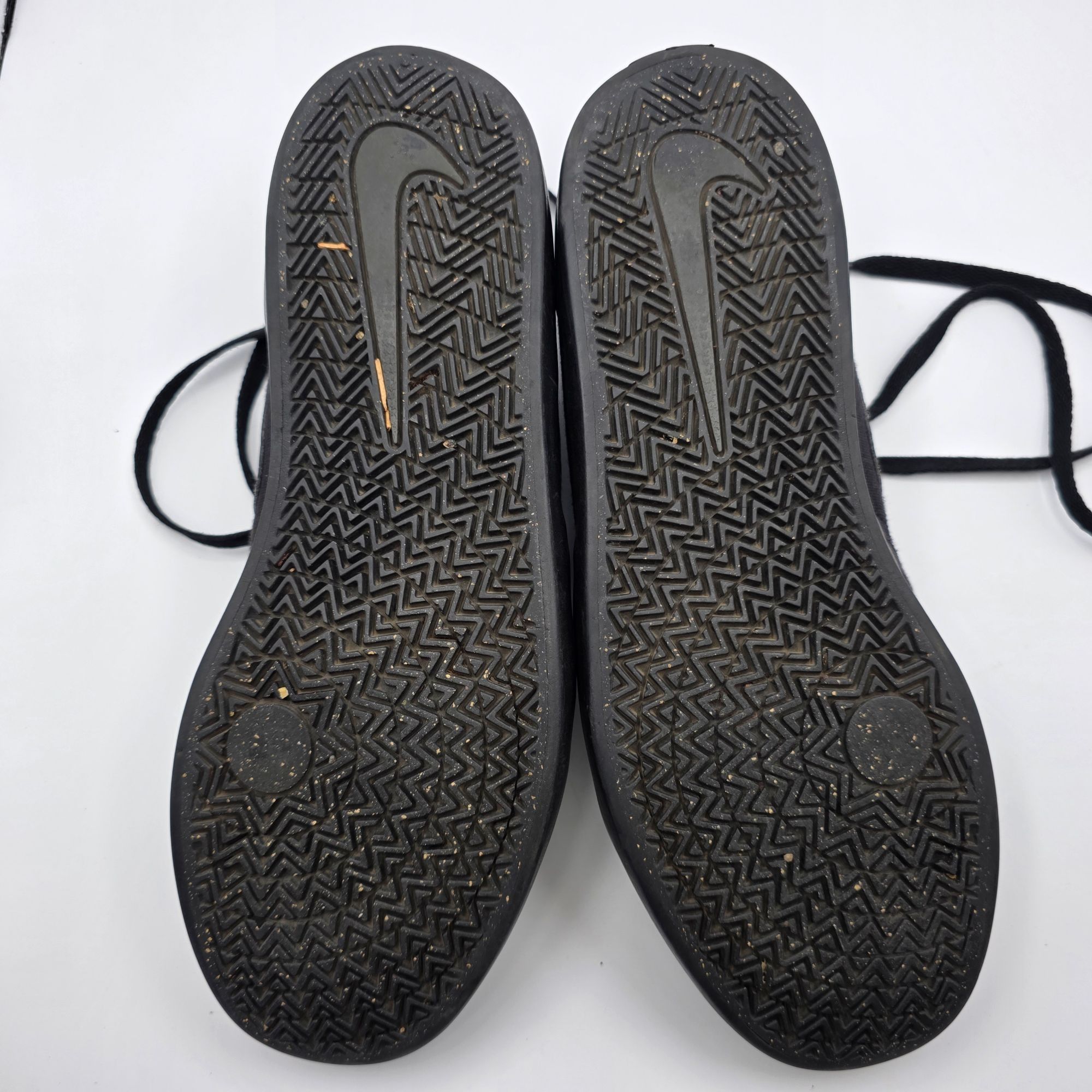 Nike Nike SB Check Solarsoft Mens Size 9.5 Triple Black Sneaker S Size US 9.5 / EU 42-43 - 8 Thumbnail