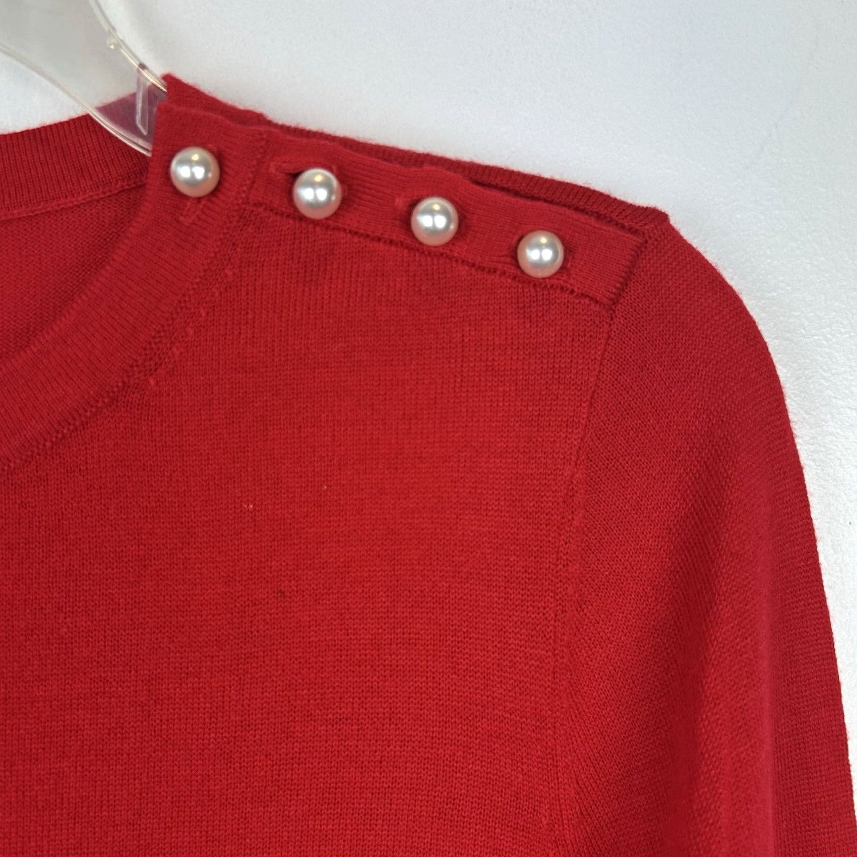Ann Taylor Ann Taylor Sweater Womens M Red Knit Pullover Top Lightweight Pearl Holiday Size M / US 6-8 / IT 42-44 - 4 Thumbnail