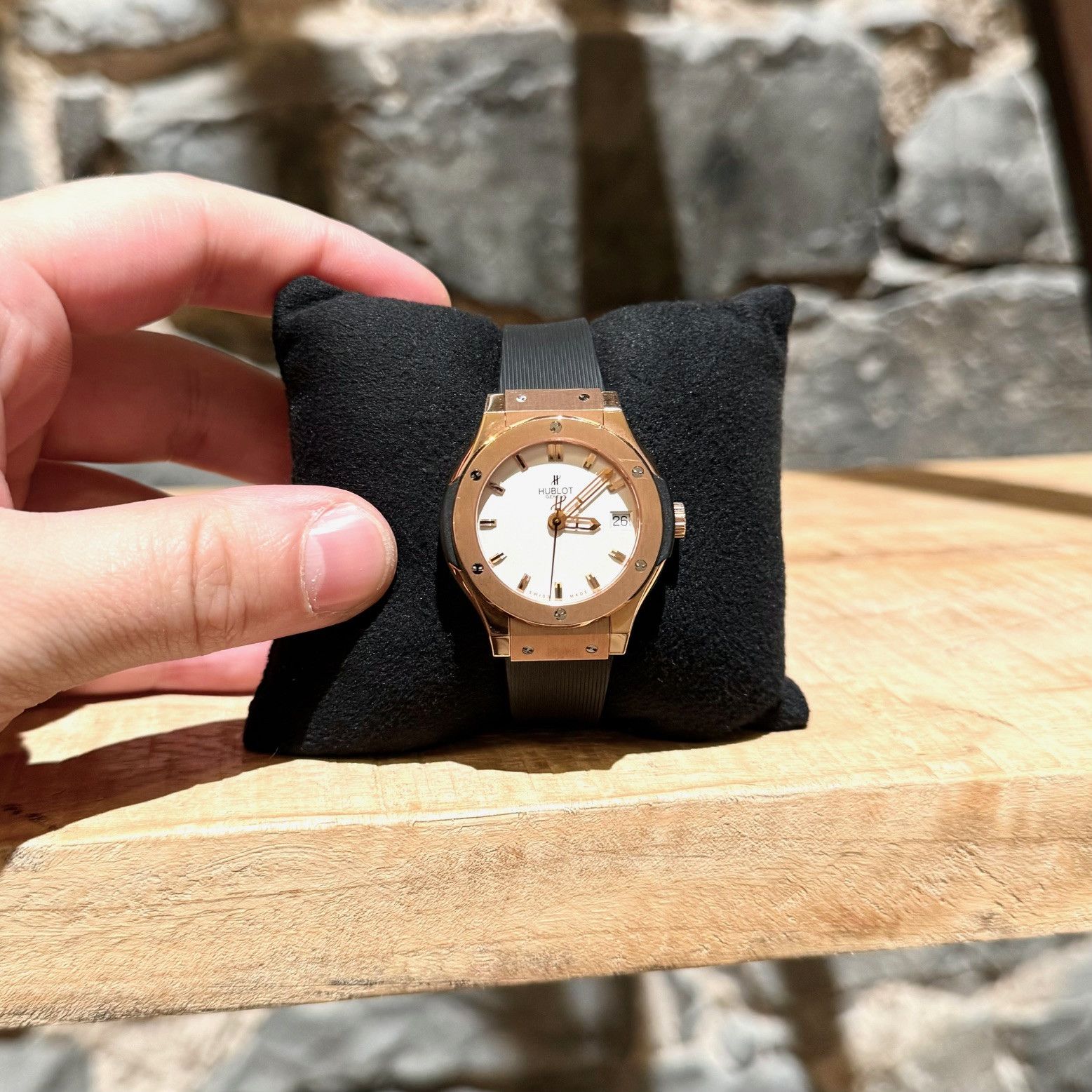 Hublot Hublot Classic Fusion King Gold Opaline 33mm Quartz Watch Size ONE SIZE - 2 Thumbnail