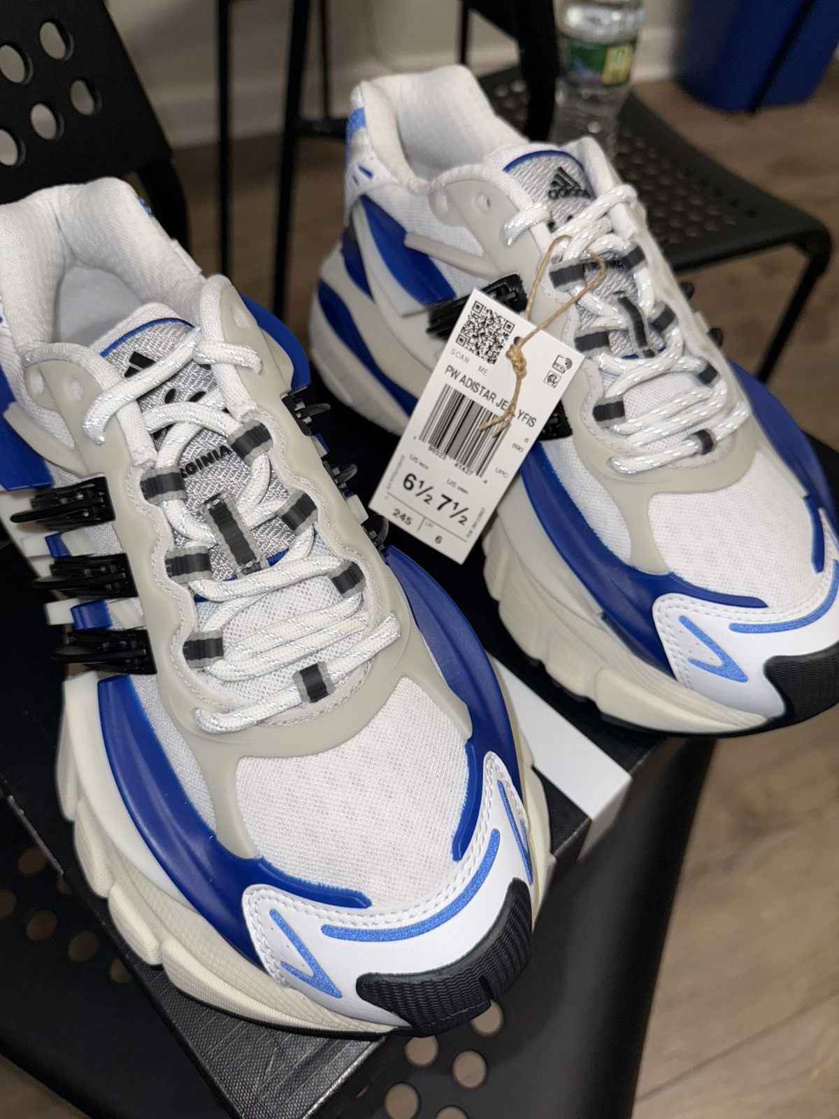 Adidas × Pharrell PHARELL WILLIAMS ADISTAR JELLYFISH VIRGINIA “COMPLEXCON” Size US 6.5 / EU 39-40 - 3 Thumbnail