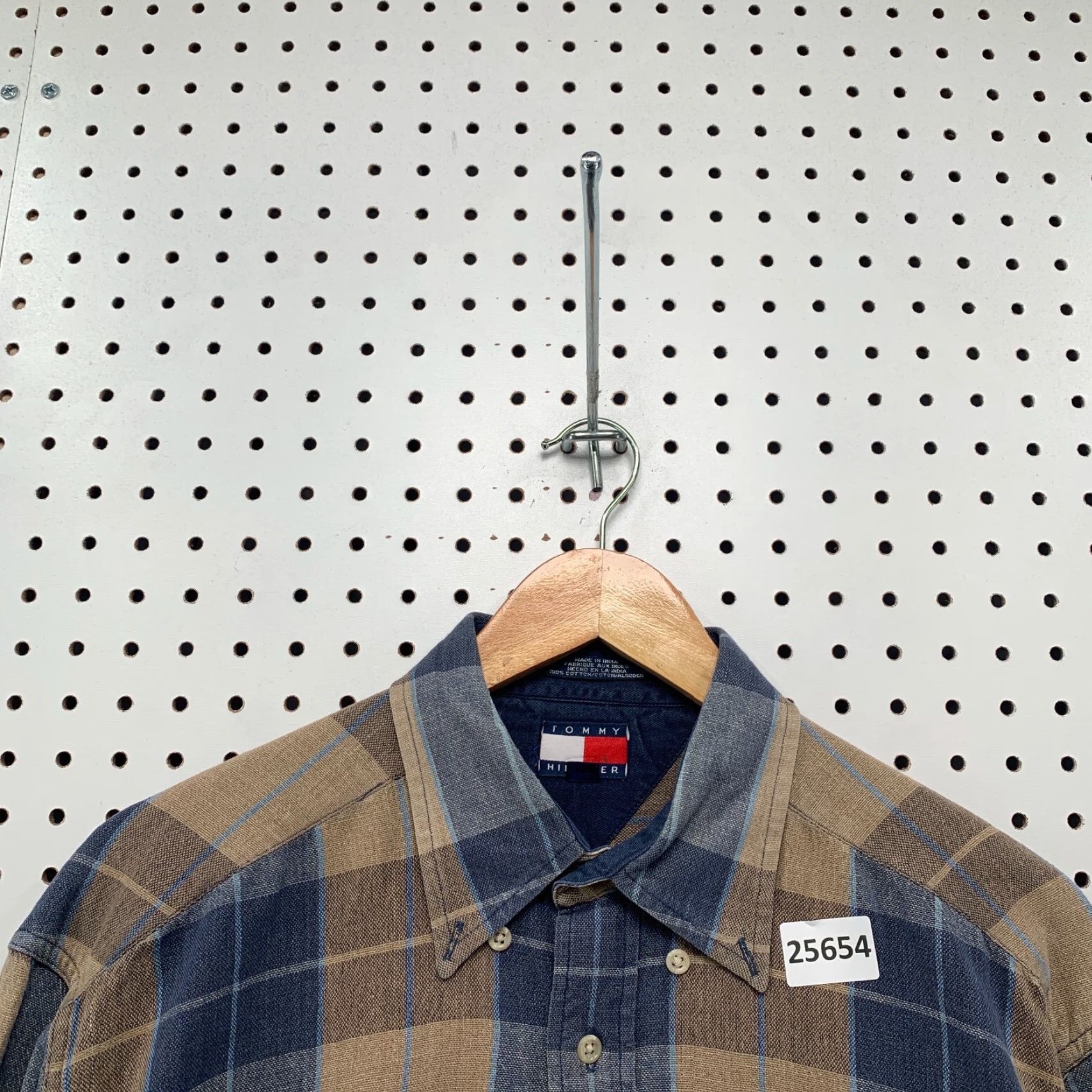 Tommy Hilfiger VINTAGE Tommy Hilfiger Button-Up Shirt Brown Plaid Adult Medium Brown Plaid 90s Mens Size US M / EU 48-50 / 2 - 6 Thumbnail