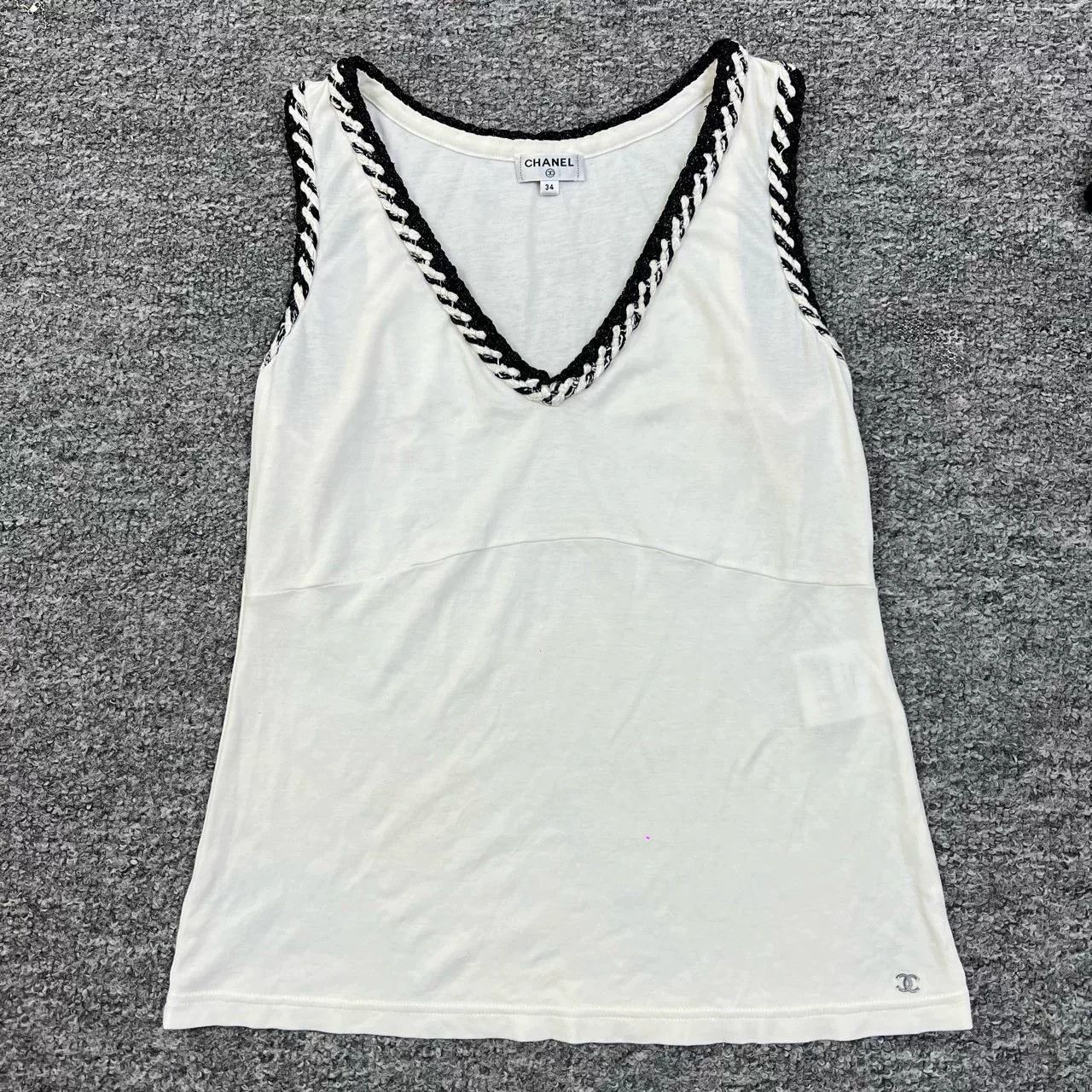 Chanel Chanel White Silver Trim Vest Size XXS / US 00 / IT 34 - 1 Thumbnail