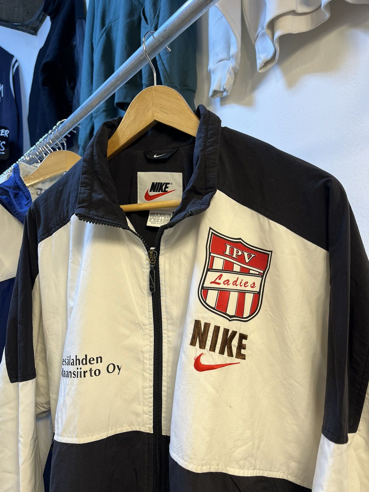 Nike × Vintage Rare Vintage Nike Big Spell Out Jacket Size US L / EU 52-54 / 3 - 4 Thumbnail
