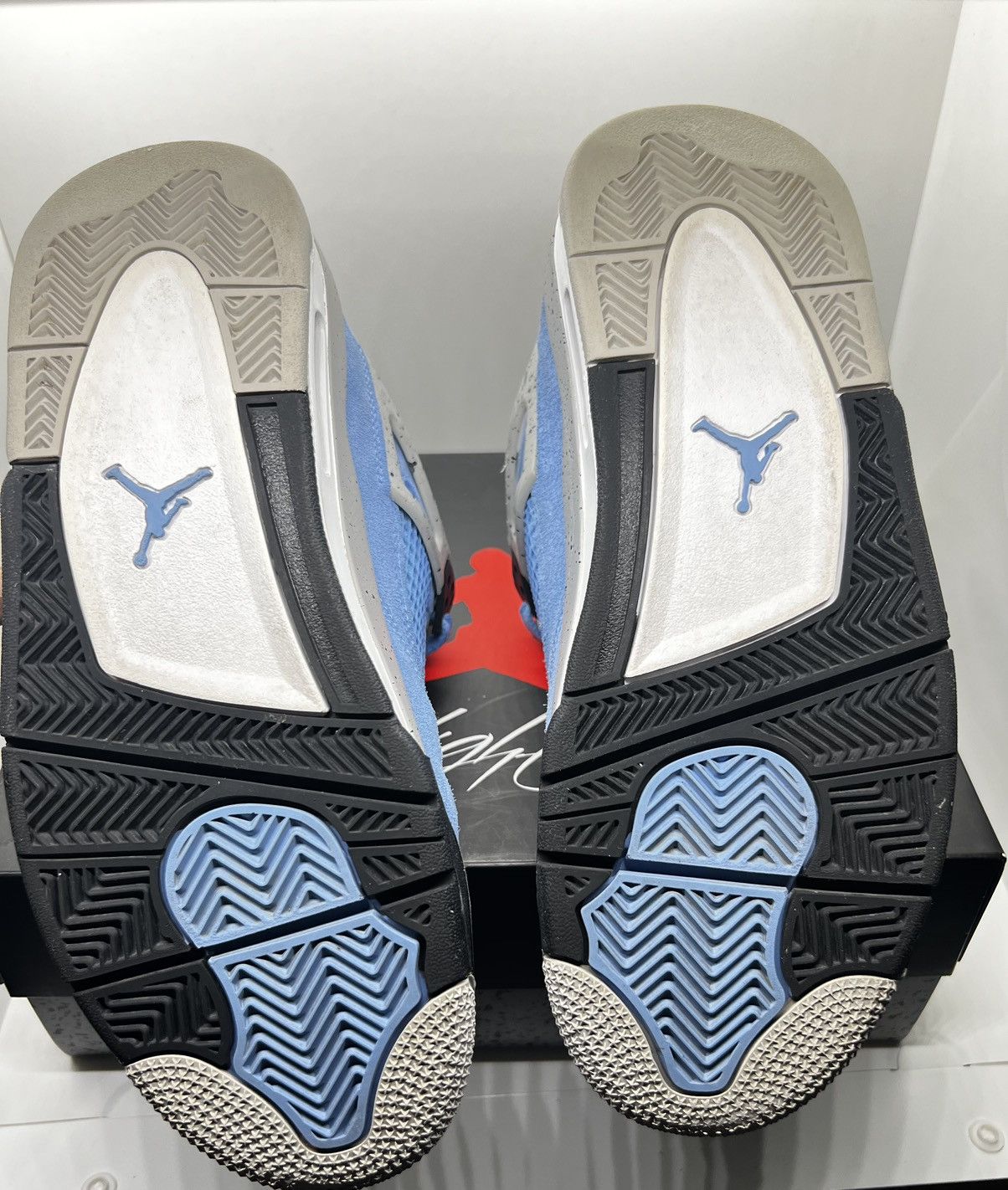 Jordan Brand Air Jordan 4 Retro University Blue (GS) Size US 7 / EU 40 - 6 Thumbnail