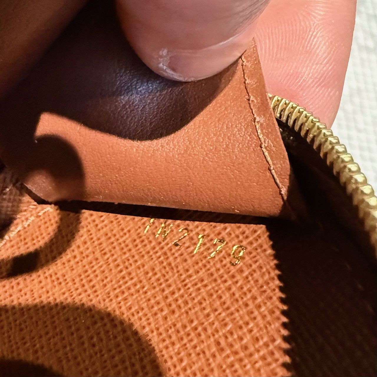 Louis Vuitton Louis Vuitton FW19 Brown Monogram Legacy Coin Pouch Charm Size ONE SIZE - 12 Thumbnail