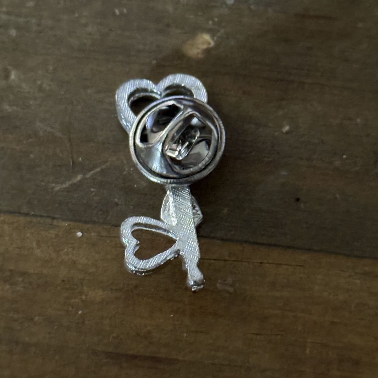 Other Silver tone skeleton heart key breast cancer awareness pin Size ONE SIZE - 4 Thumbnail