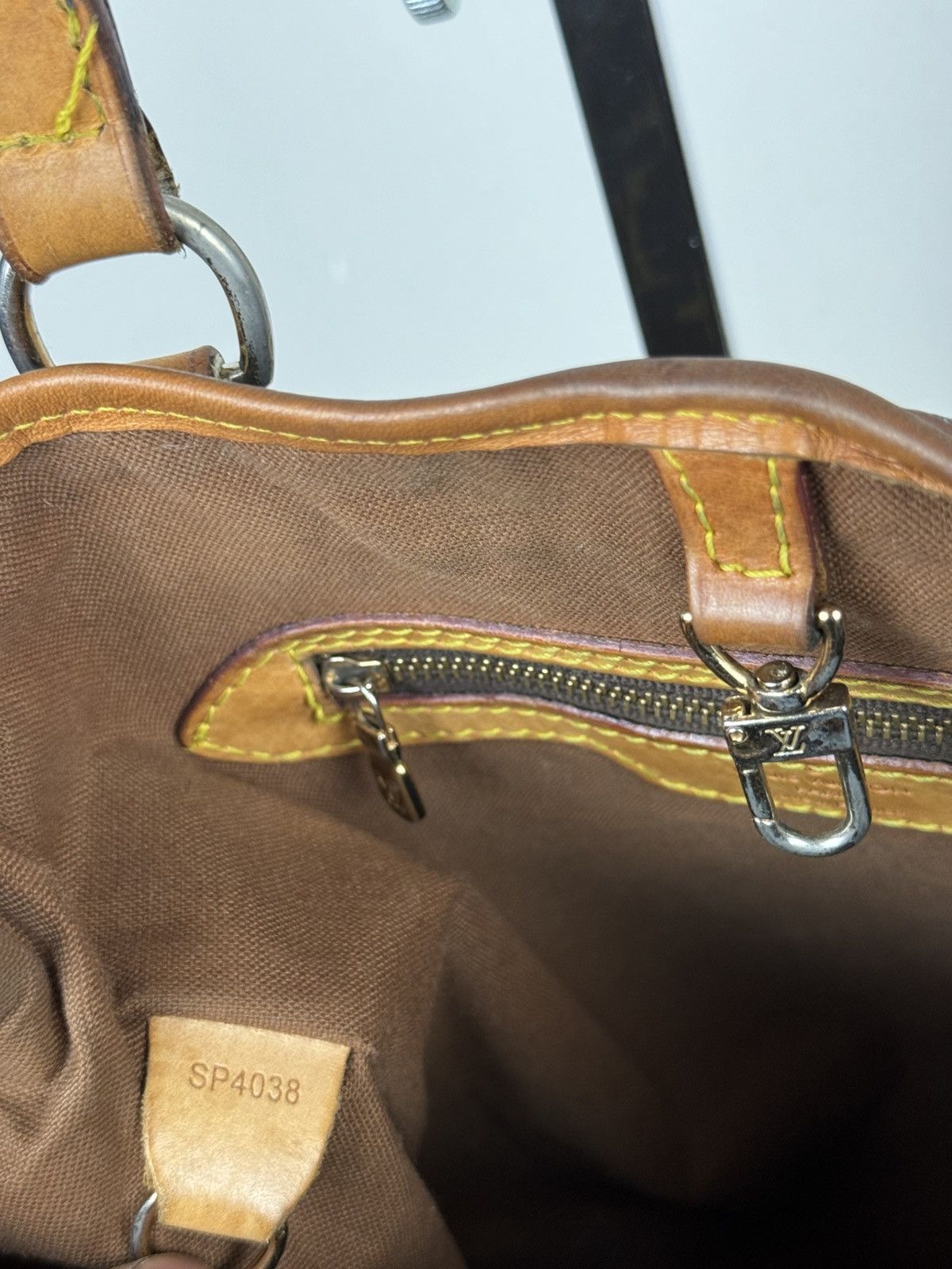 Louis Vuitton Vintage leather bag Louis Vuitton Batignolles LV original Size ONE SIZE - 7 Thumbnail