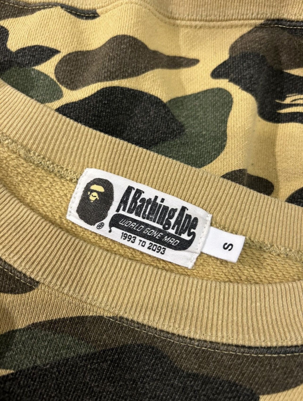 Bape BAPE 1st Camo Ape Head Crewneck Sweatshirt Size US S / EU 44-46 / 1 - 5 Thumbnail