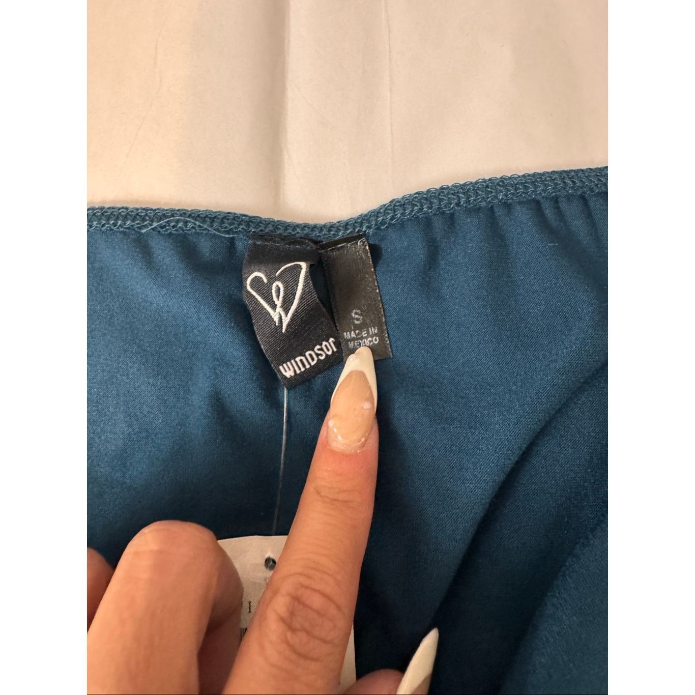 Other Windsor Teal Cutout Twist Long Sleeve Crop Top Women’s Size Size S / US 4 / IT 40 - 7 Thumbnail