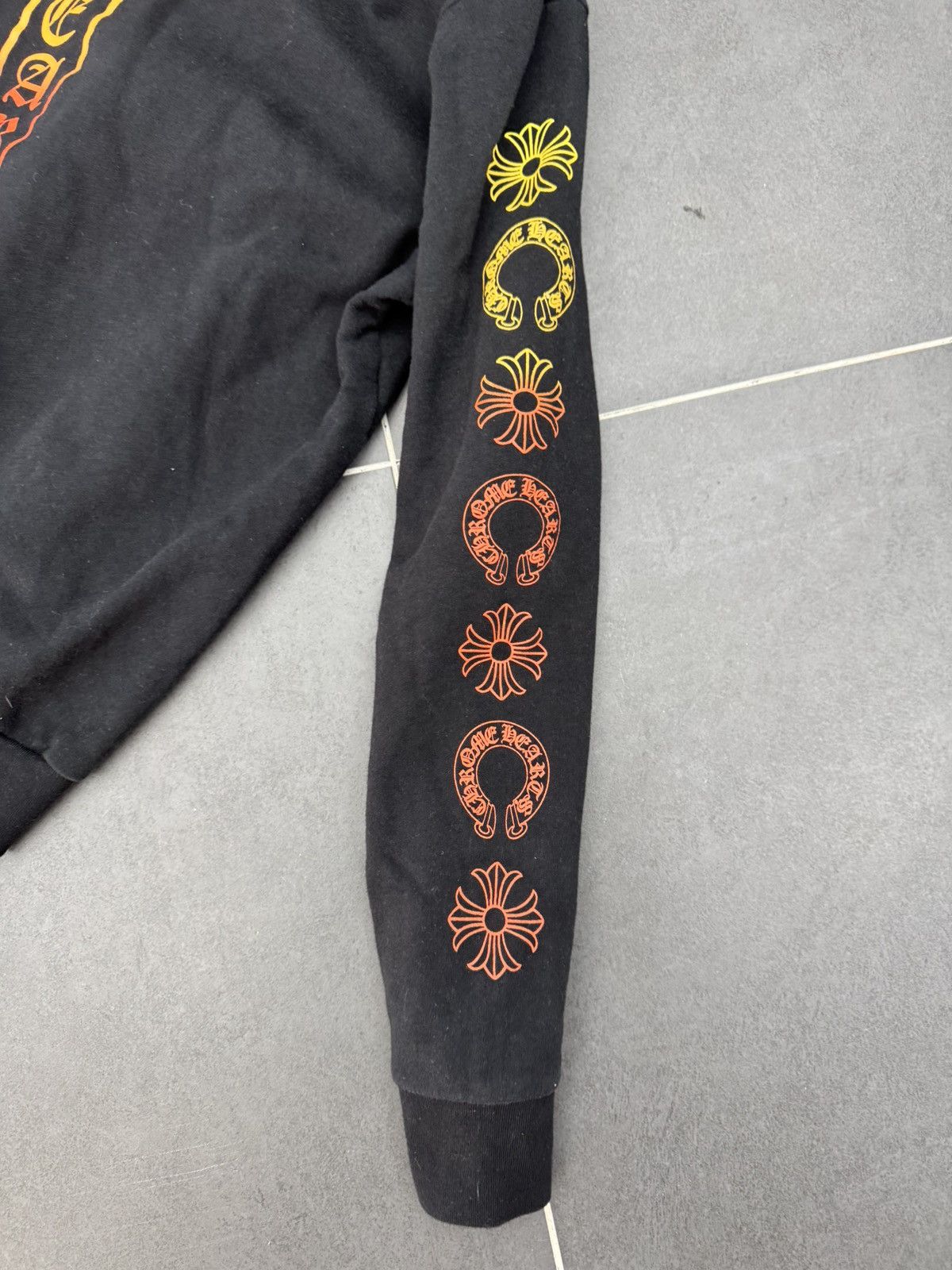 Chrome Hearts Chrome hearts gradient Logo pull over hoodie Size US L / EU 52-54 / 3 - 6 Thumbnail