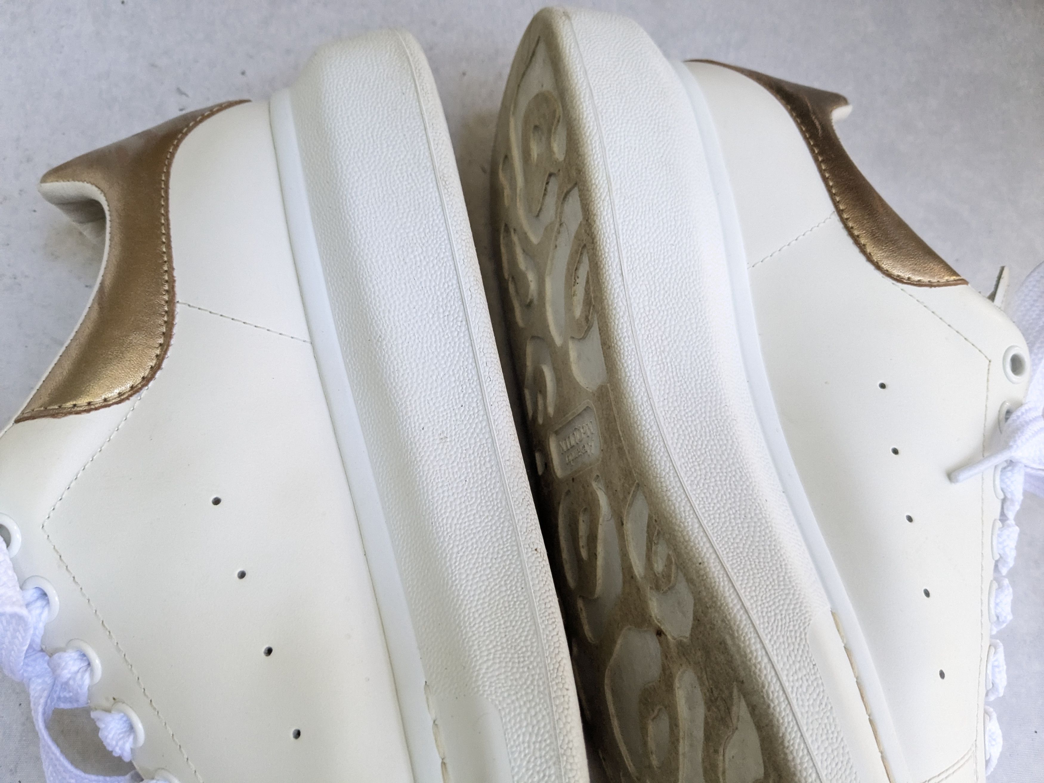 Alexander McQueen Alexander McQueen Oversized Larry Sneakers White Gold 12 45 Size US 12 / EU 45 - 10 Thumbnail