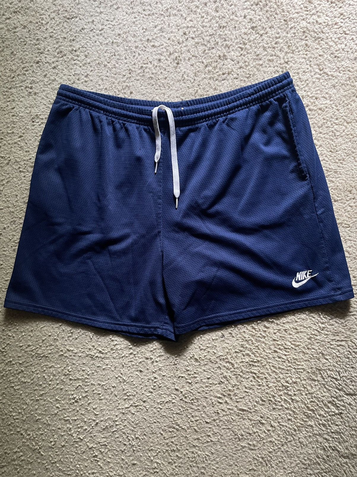 Nike Nike Navy Mesh Shorts Size US 32 / EU 48 - 1 Thumbnail