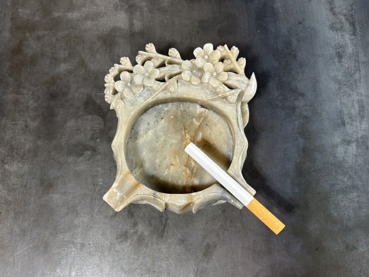 Vintage Carved Vintage Stone Ashtray Chinese Alabaster Soapstone 60s Size ONE SIZE - 18 Thumbnail