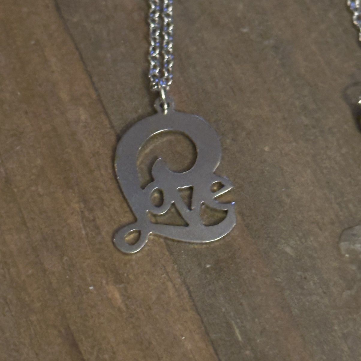 Vintage Vintage silver tone script spell out Love pendant necklace Size ONE SIZE - 3 Thumbnail