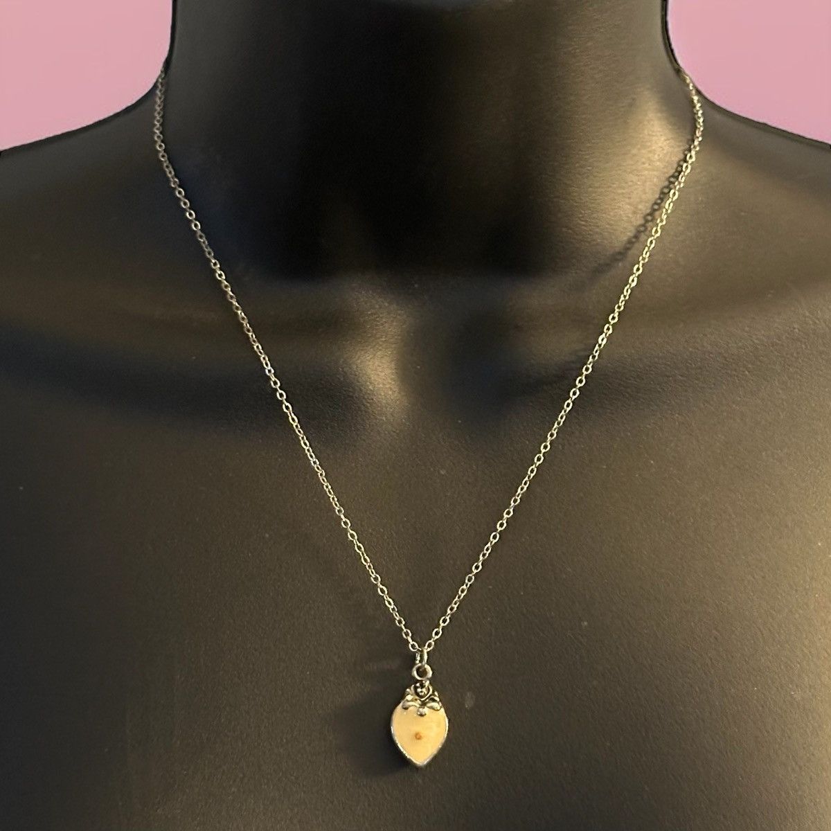 Vintage Vintage silver enamel heart mustard seed pendant necklace Size ONE SIZE - 1 Thumbnail
