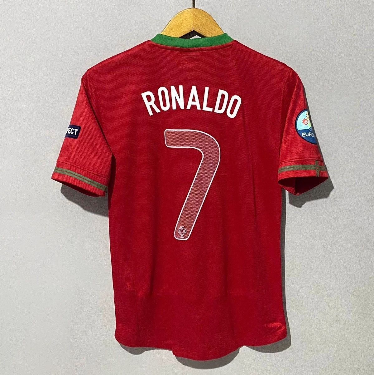 Nike Portugal Euro 2012 Home Jersey Cristiano Ronaldo Size US S / EU 44-46 / 1 - 2 Thumbnail