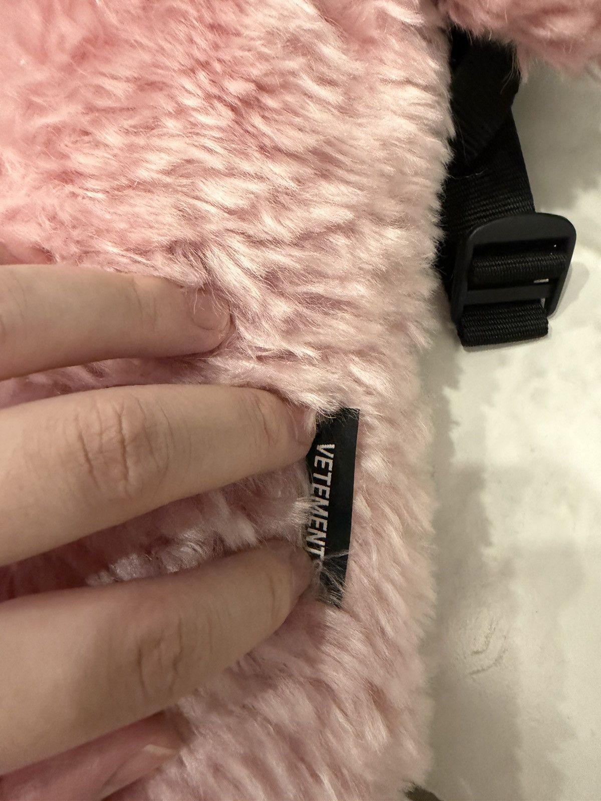 Vetements Vetements 19FW Pink Mohair Anarchy Backpack Size ONE SIZE - 4 Thumbnail