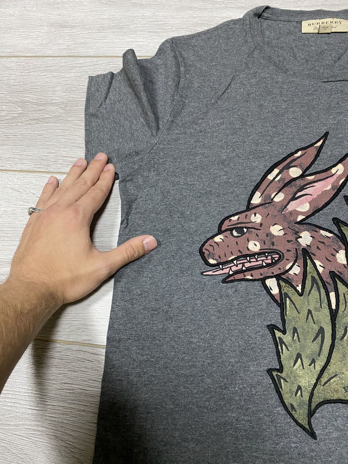 Burberry Burberry London England Fox like Naruto monster Nine-tailed Size US M / EU 48-50 / 2 - 5 Thumbnail