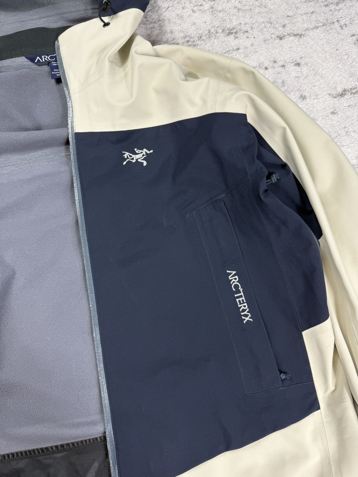 Arc'teryx × Goretex Arcteryx Gore-Tex Recco Jacket Hiking Trekking Outdoor Size US M / EU 48-50 / 2 - 10 Thumbnail