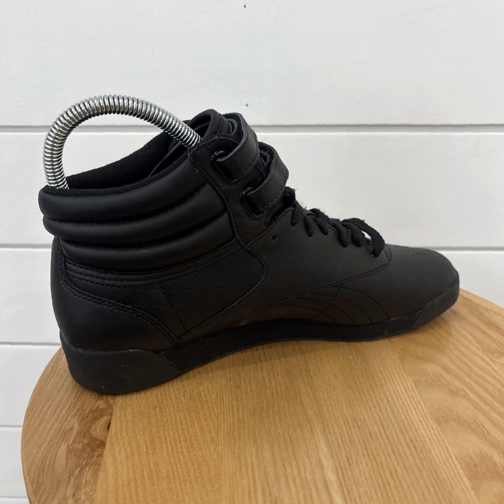 Reebok VINTAGE Reebok Princess Sneaker High Top Womens Sz 7.5 Black 80s 90s Classic Athletic Shoes Footwear Sneaker Size M / US 6-8 / IT 42-44 - 5 Thumbnail