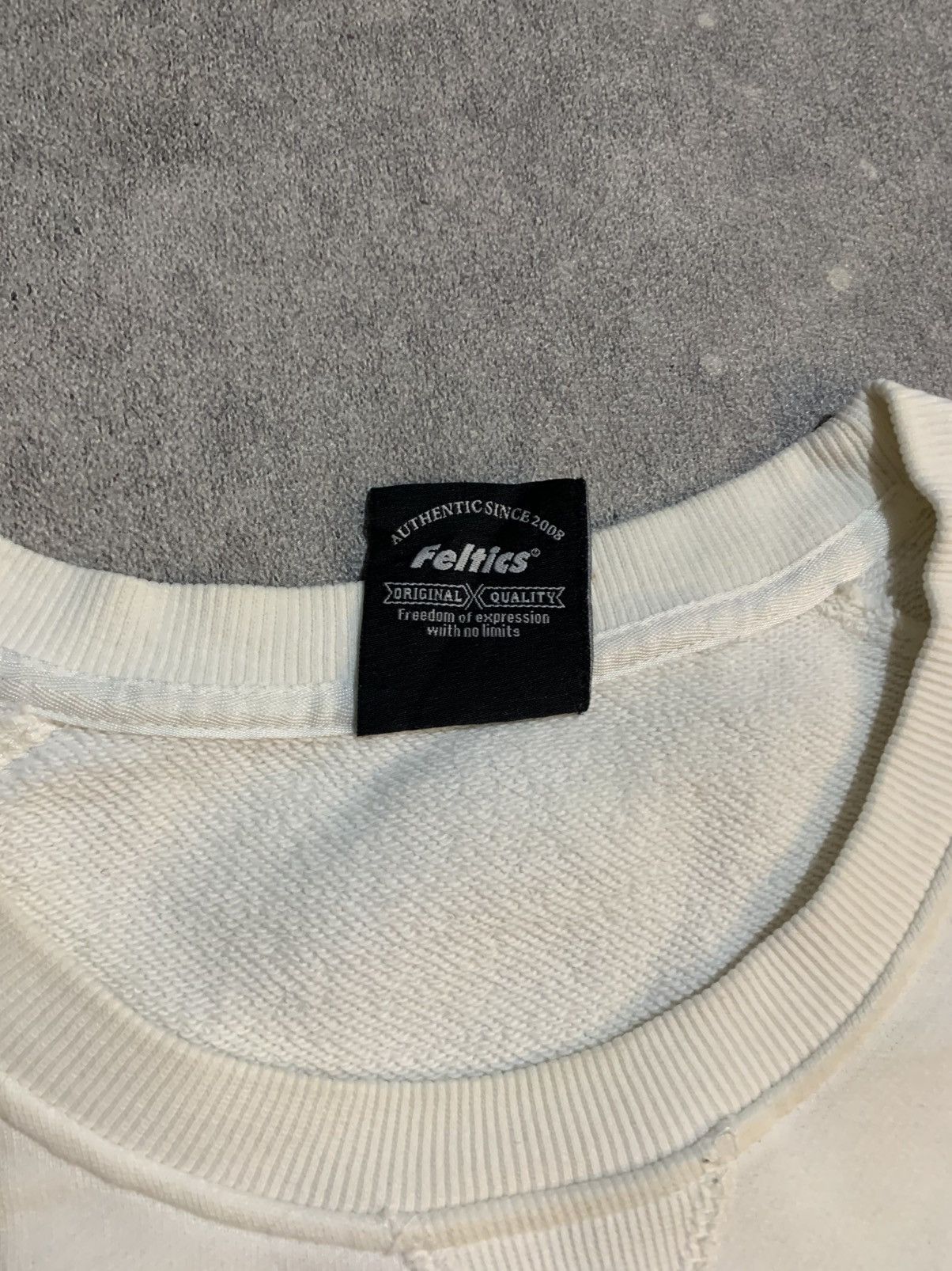 Other Feltics x disney crewneck Size US XL / EU 56 / 4 - 3 Thumbnail
