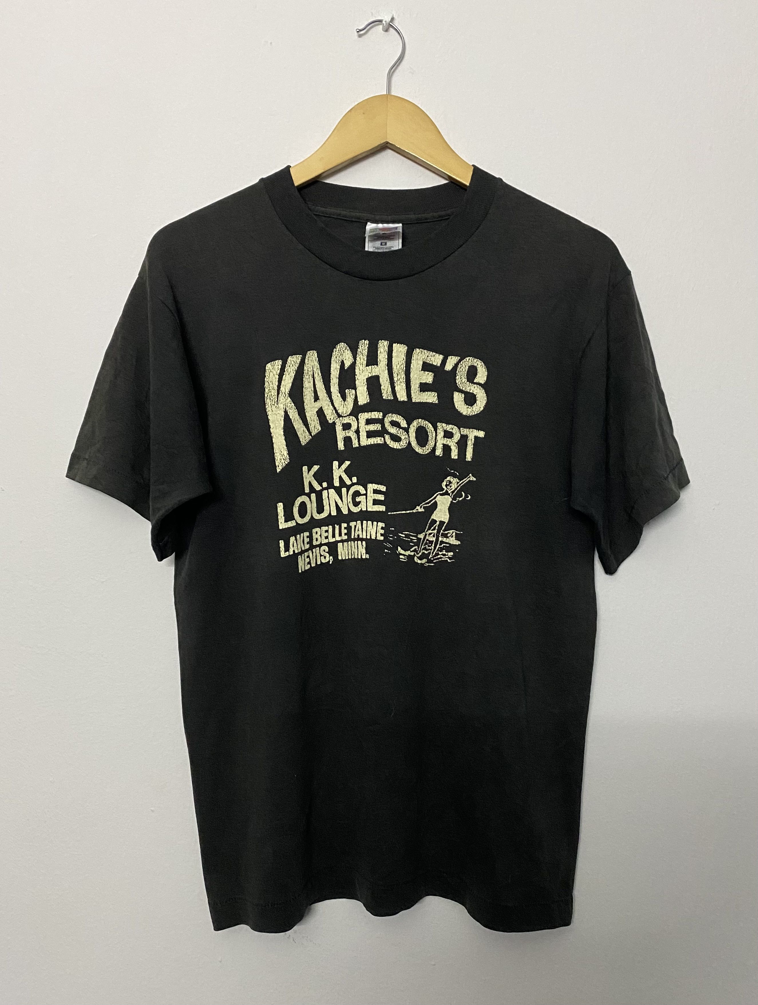 Vintage Vintage Fruit of the Loom BEST Kachie’s Resort Graphic Tee Size US M / EU 48-50 / 2 - 1 Thumbnail