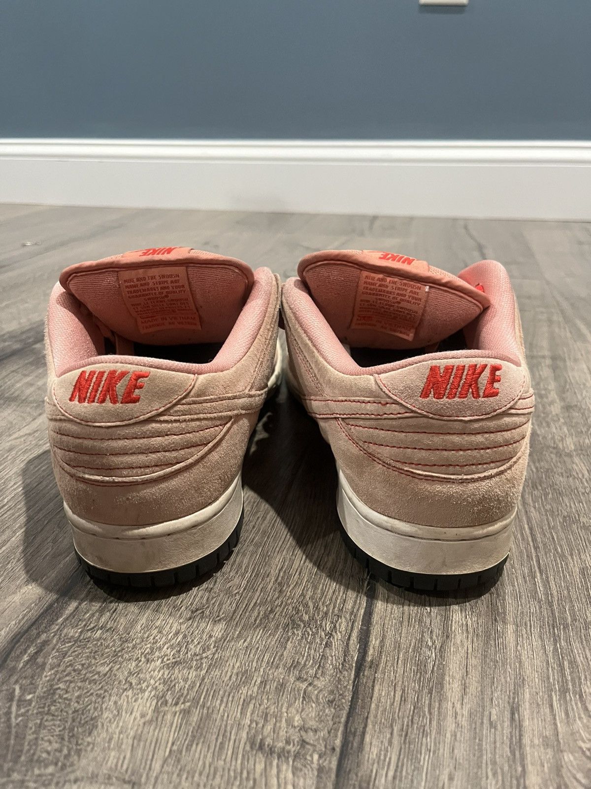 Nike Nike dunk sb pink pigs Size US 10 / EU 43 - 4 Thumbnail