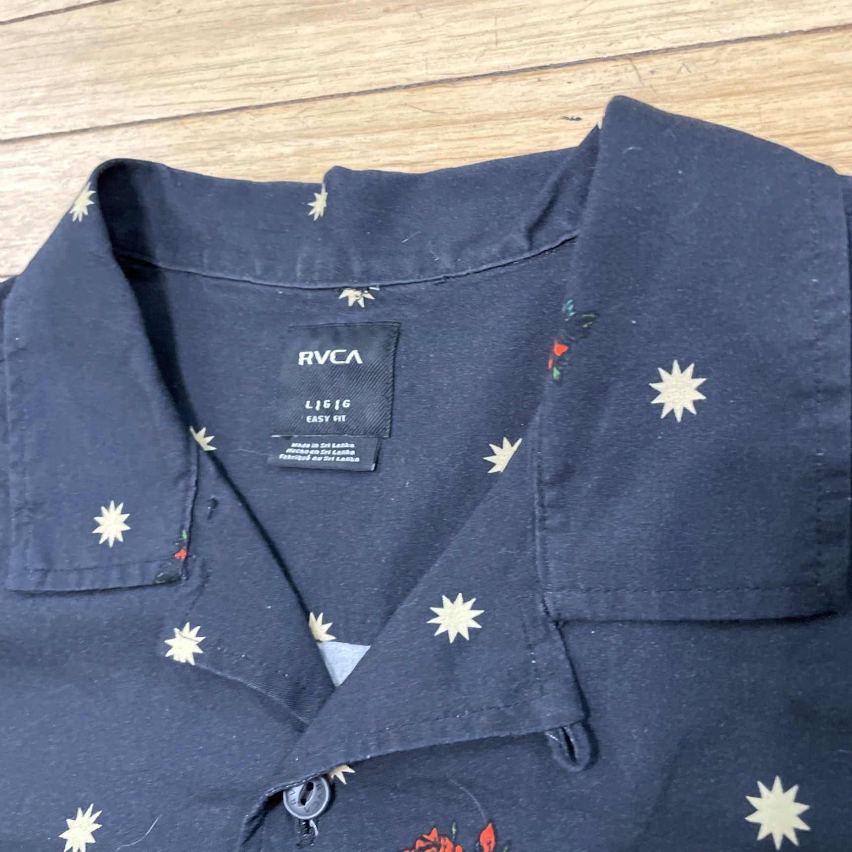 RVCA RVCA Button-Down Shirt Men L Relaxed Black Rose Star Beachy Preppy Punk Y2K Shirt Adults Sons? Size US L / EU 52-54 / 3 - 6 Thumbnail