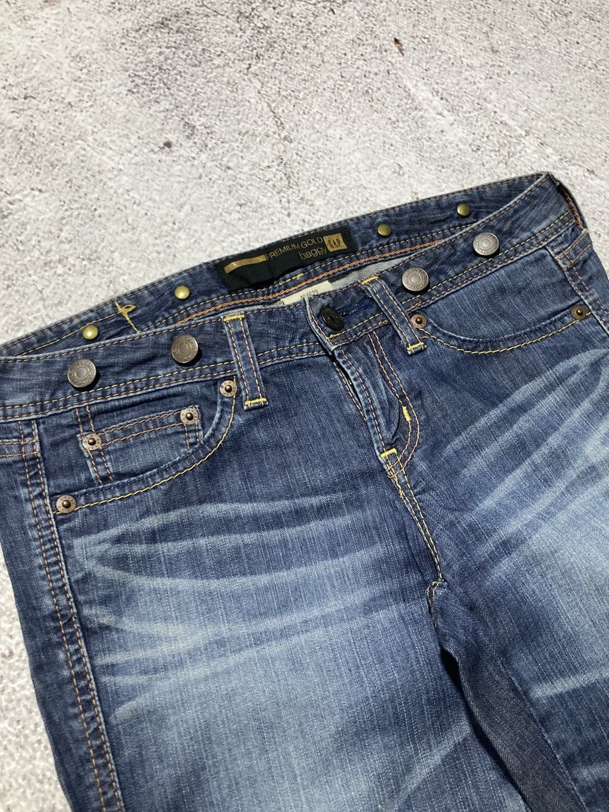 Japanese Brand 🇯🇵 2000s Gap Multi Button Flared Bootcut Faded Jeans Blue Size US 29 - 9 Thumbnail